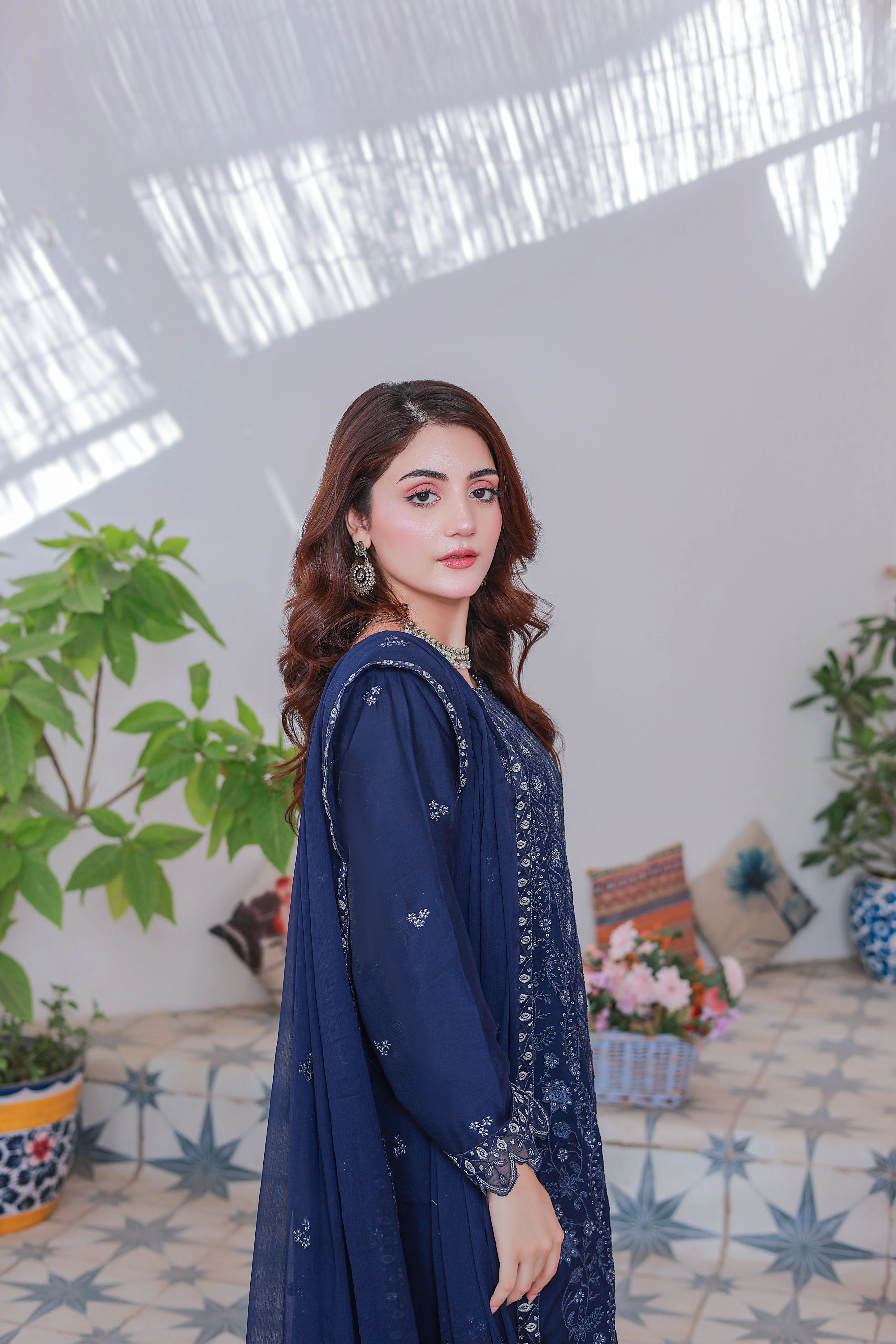 Umer Aayan Mahpara 03-Piece Embroidered Blue Chiffon Suit - Image 2