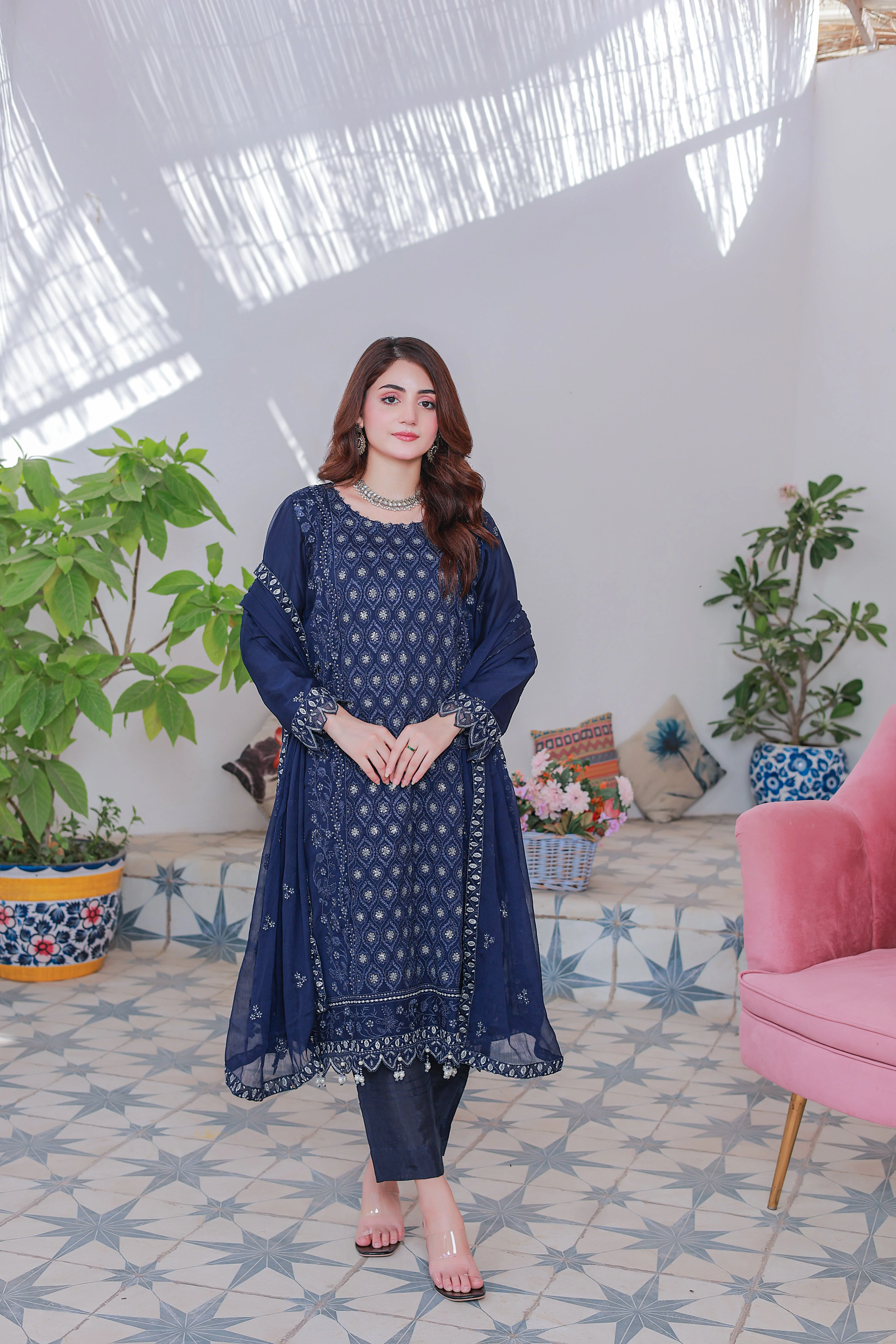 Umer Aayan Mahpara 03-Piece Embroidered Blue Chiffon Suit - Image 3