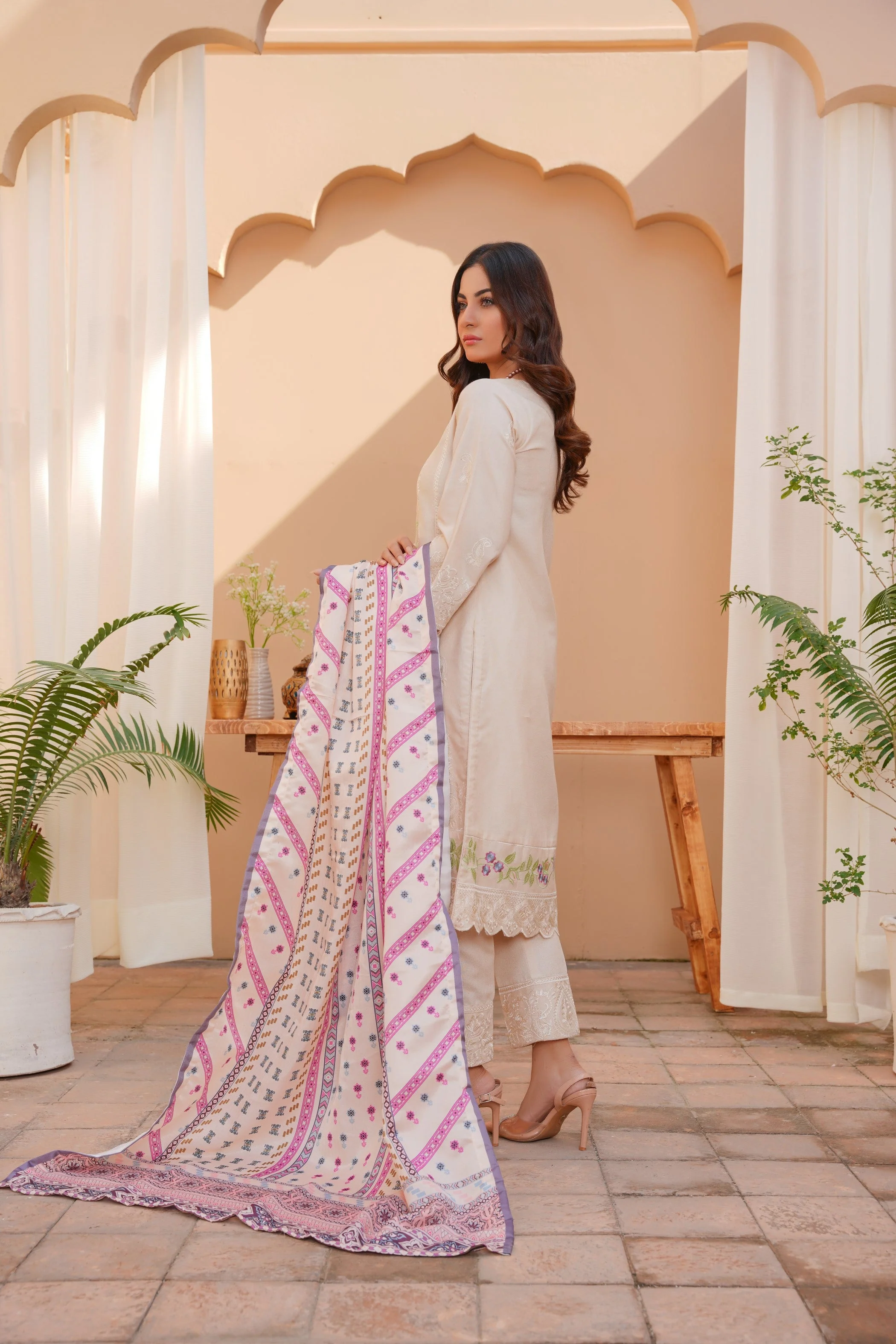 Threads & Weaves Stitched 3 PC - Embroidered Karandi Pret-01 - Image 2