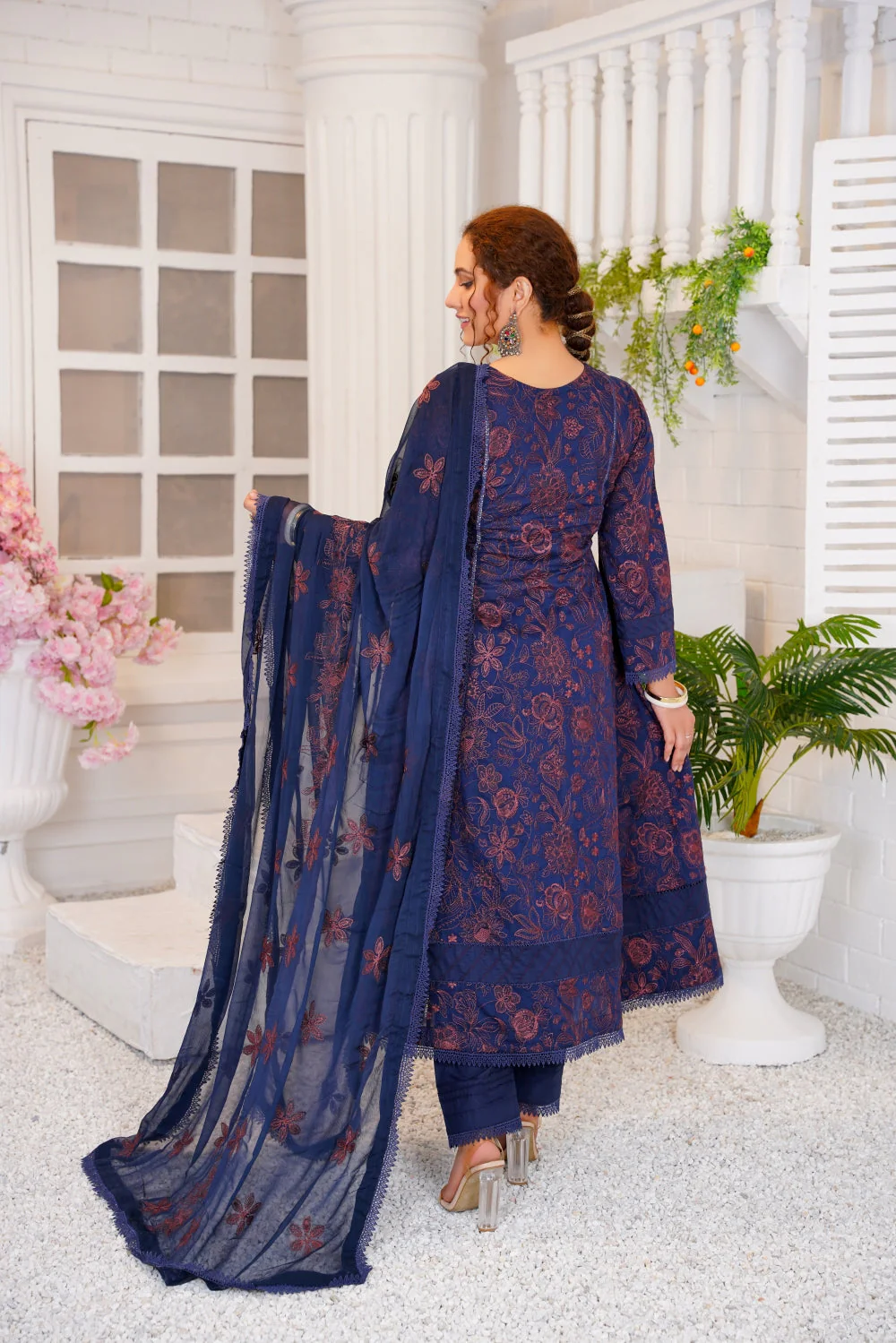 Threads & Weaves Unstitched 3 Pc Embroidered Lawn Suit-03 - Image 4
