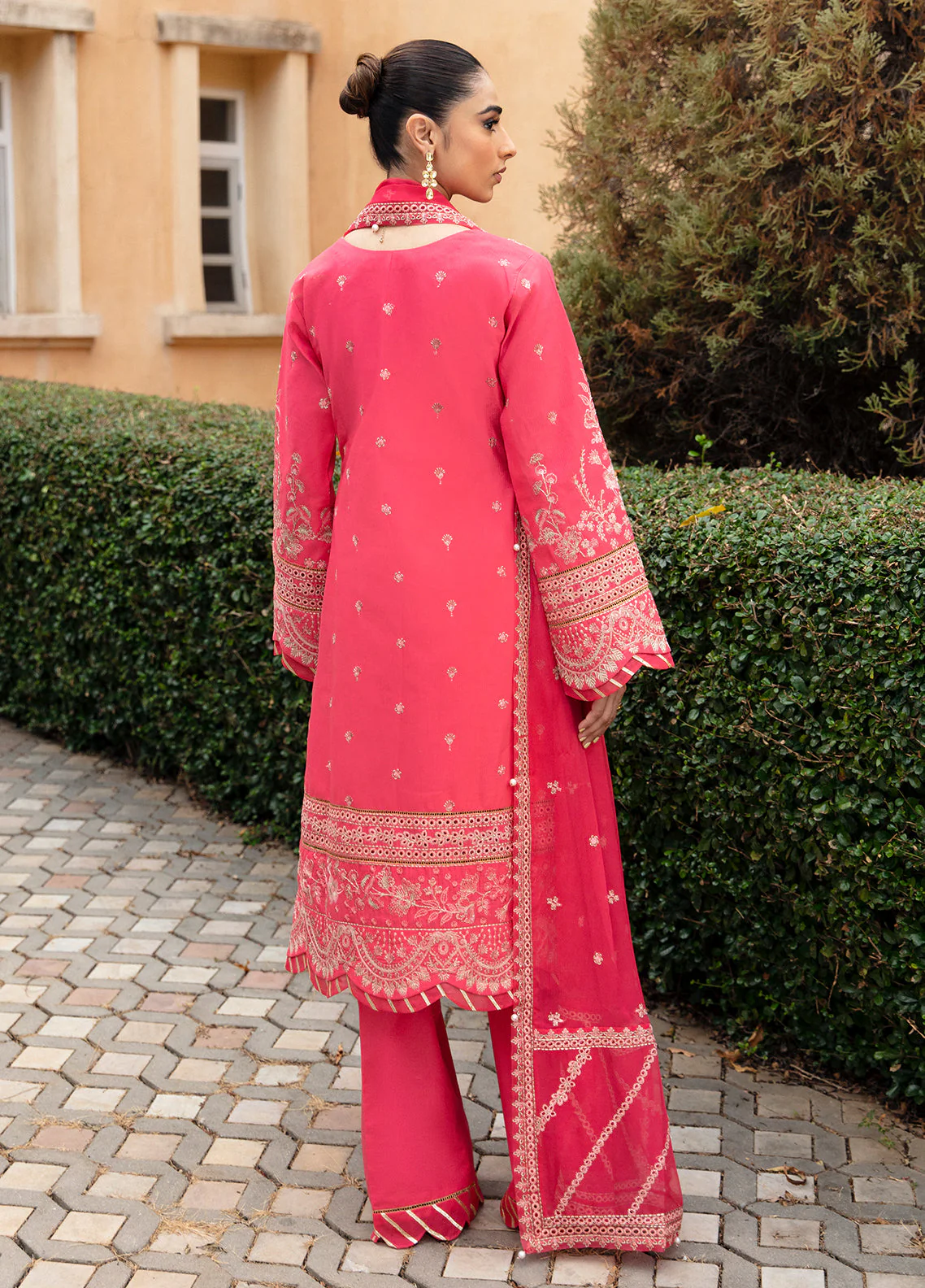 Gulaal Unstitched 3 Piece Luxury Lawn Suit-ALESSIA (GL-LL-24V1-06) - Image 2