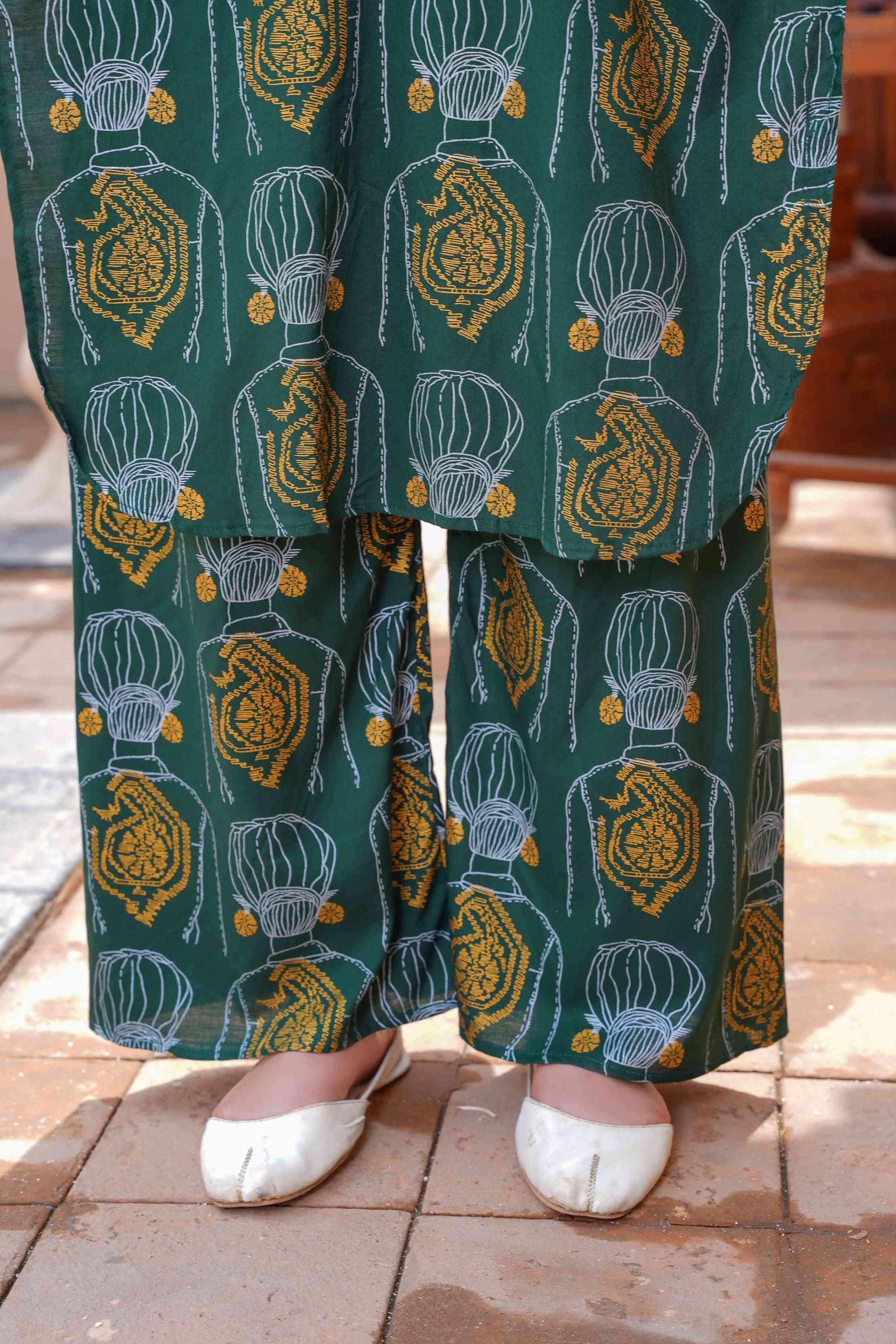Zaib E Hoor Melodic 2Pcs Stitched Suit - Image 49