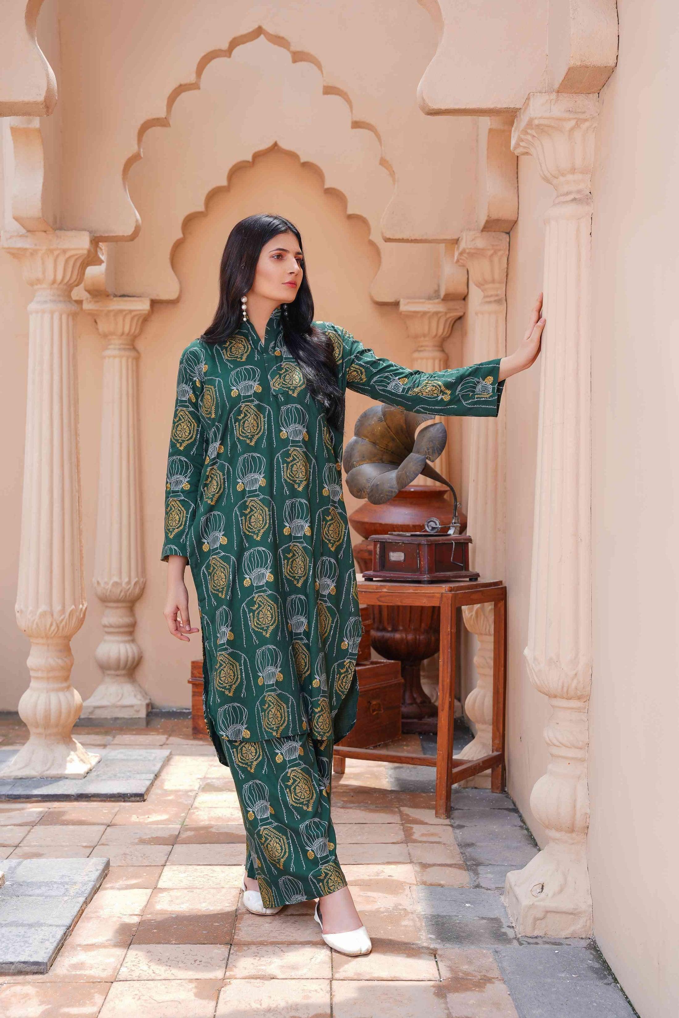 Zaib E Hoor Melodic 2Pcs Stitched Suit - Image 5