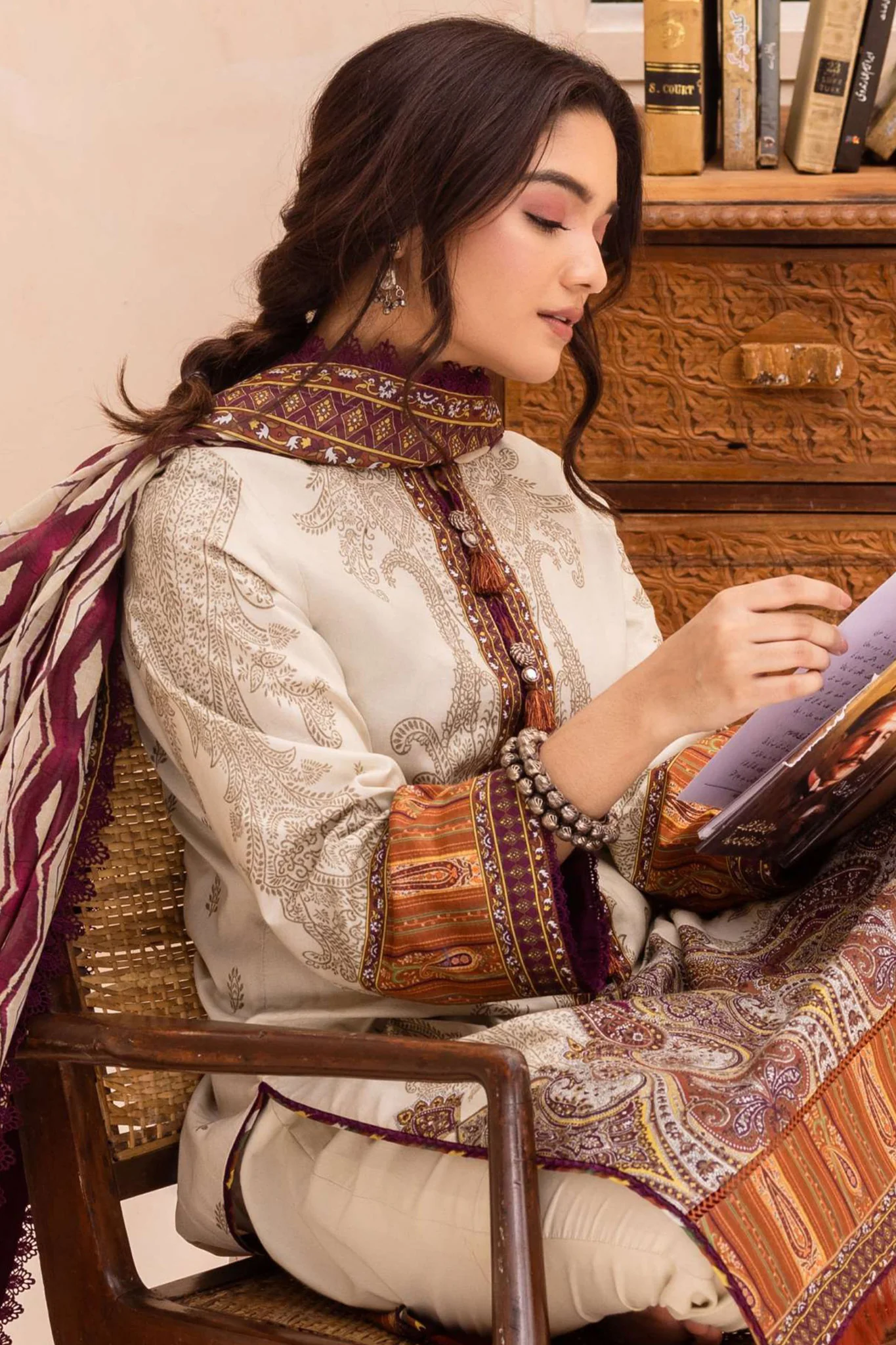 Asim Jofa Prints Unstitched 3 Piece Digital Lawn Vol-01 Suit-AJUB-11 - Image 2