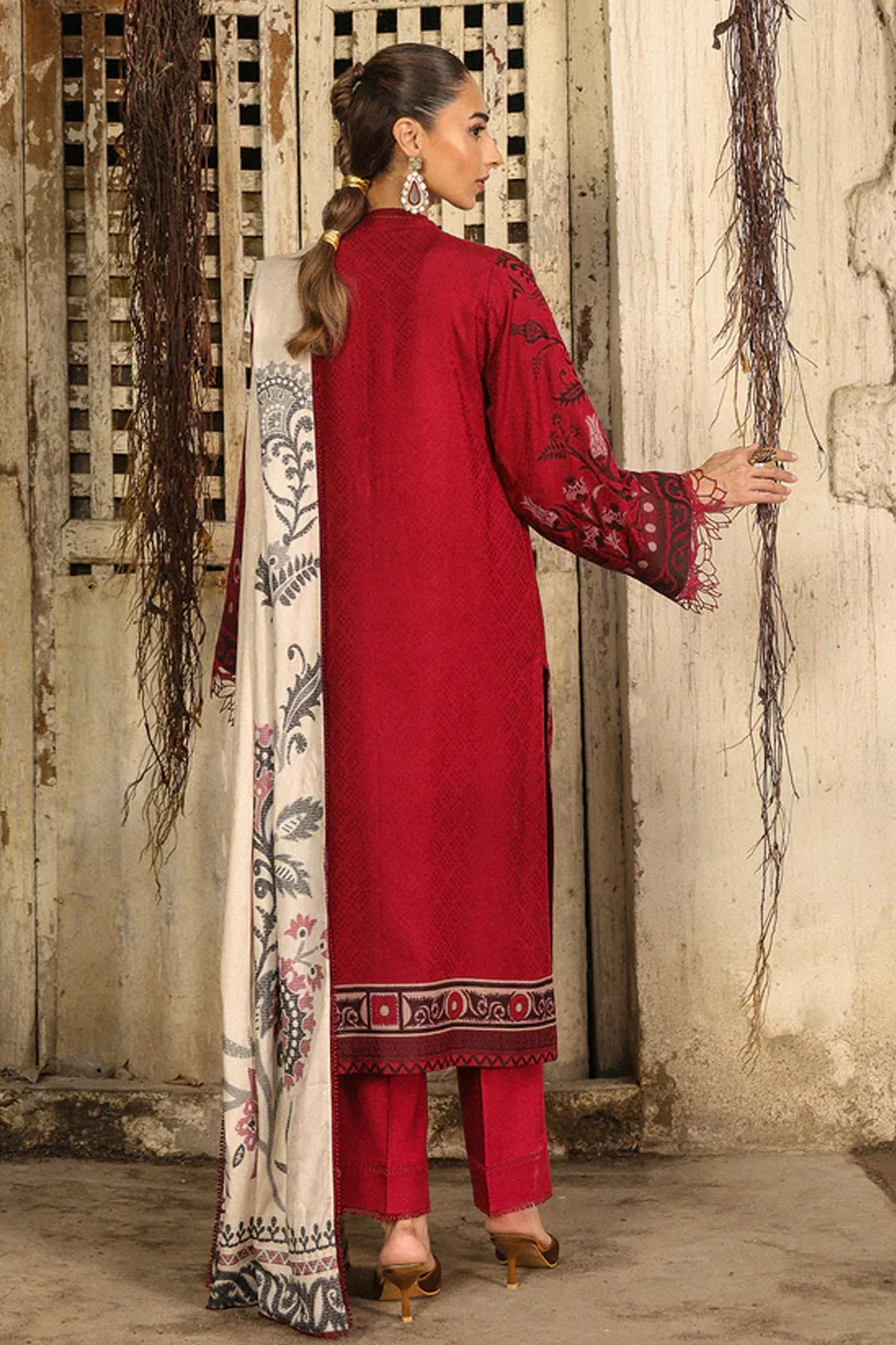 Sahar Unstitched 3 Piece Dyed Jacquard Winter Suit-AW2-25-08-Eternal Rose - Image 3