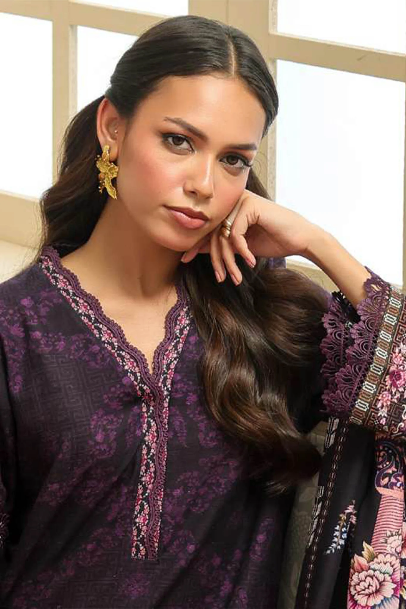 Sahar Unstitched 3 Piece Printed Khaddar Suit-AW2-25-22-Plum Noir - Image 2