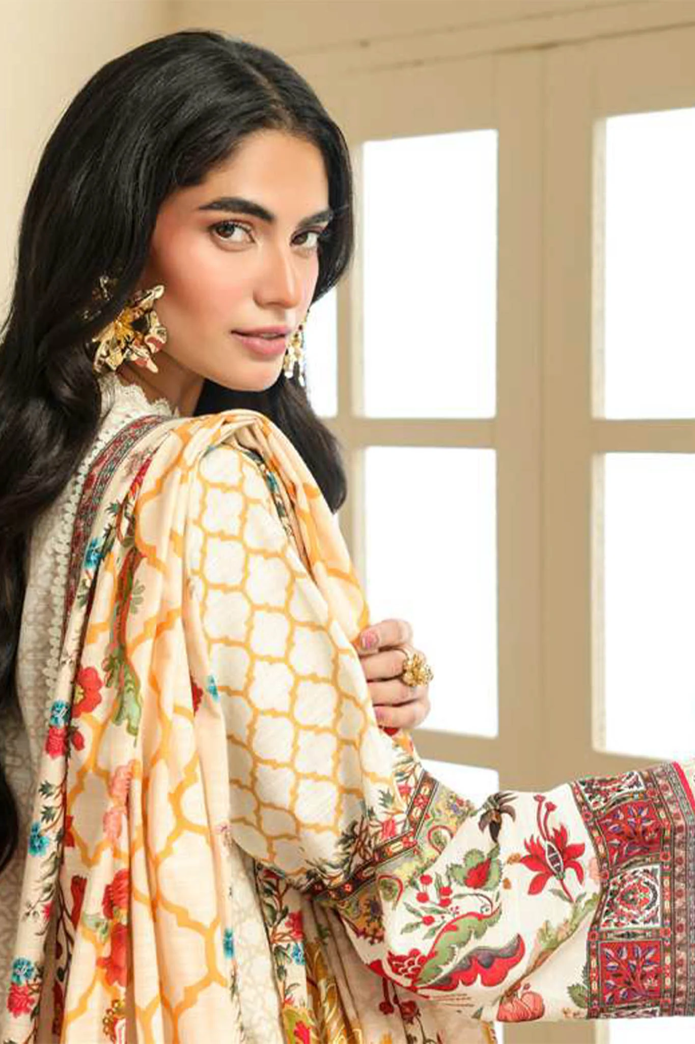 Sahar Unstitched 3 Piece Printed Khaddar Suit-AW2-25-24-Ivory Camellia - Image 2
