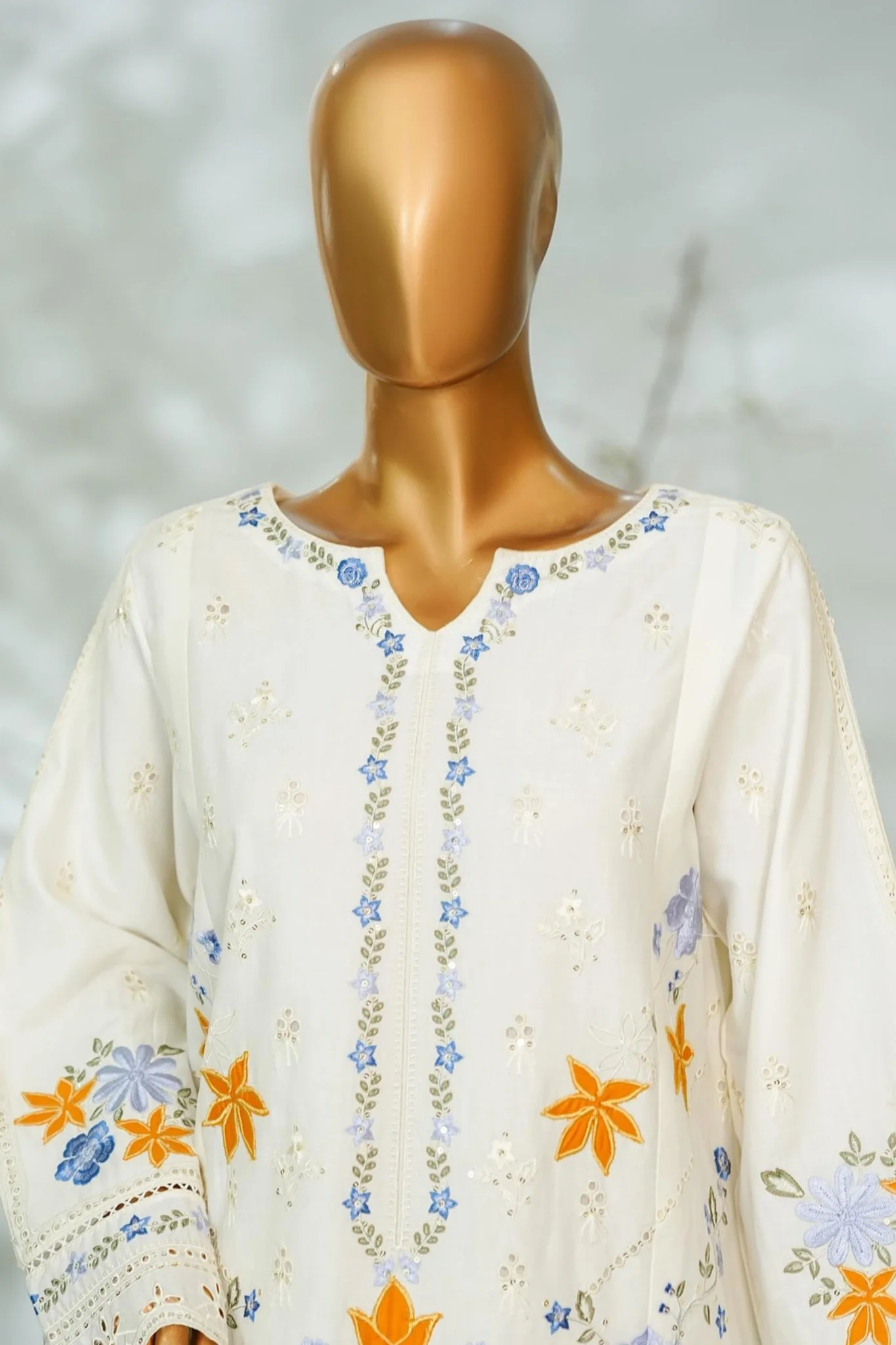 Bin Saeed Stitched 3 Piece Luxury Applique Kari Lawn Suit-D-2811-WHITE - Image 2