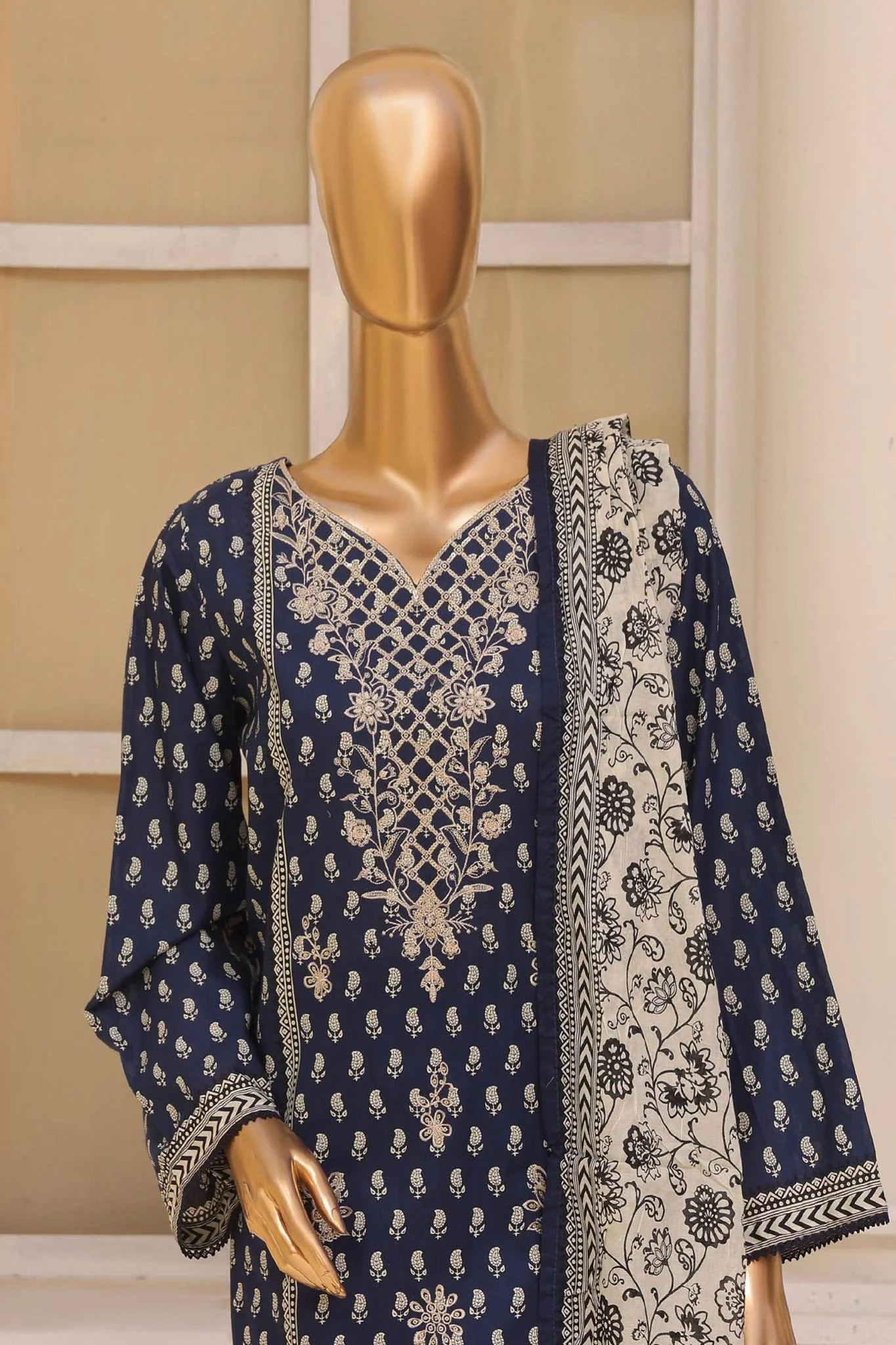 Bin Saeed Stitched 3 Piece Exclusive Emb Lawn Vol-01 Collection-SM-1504-Blue - Image 2