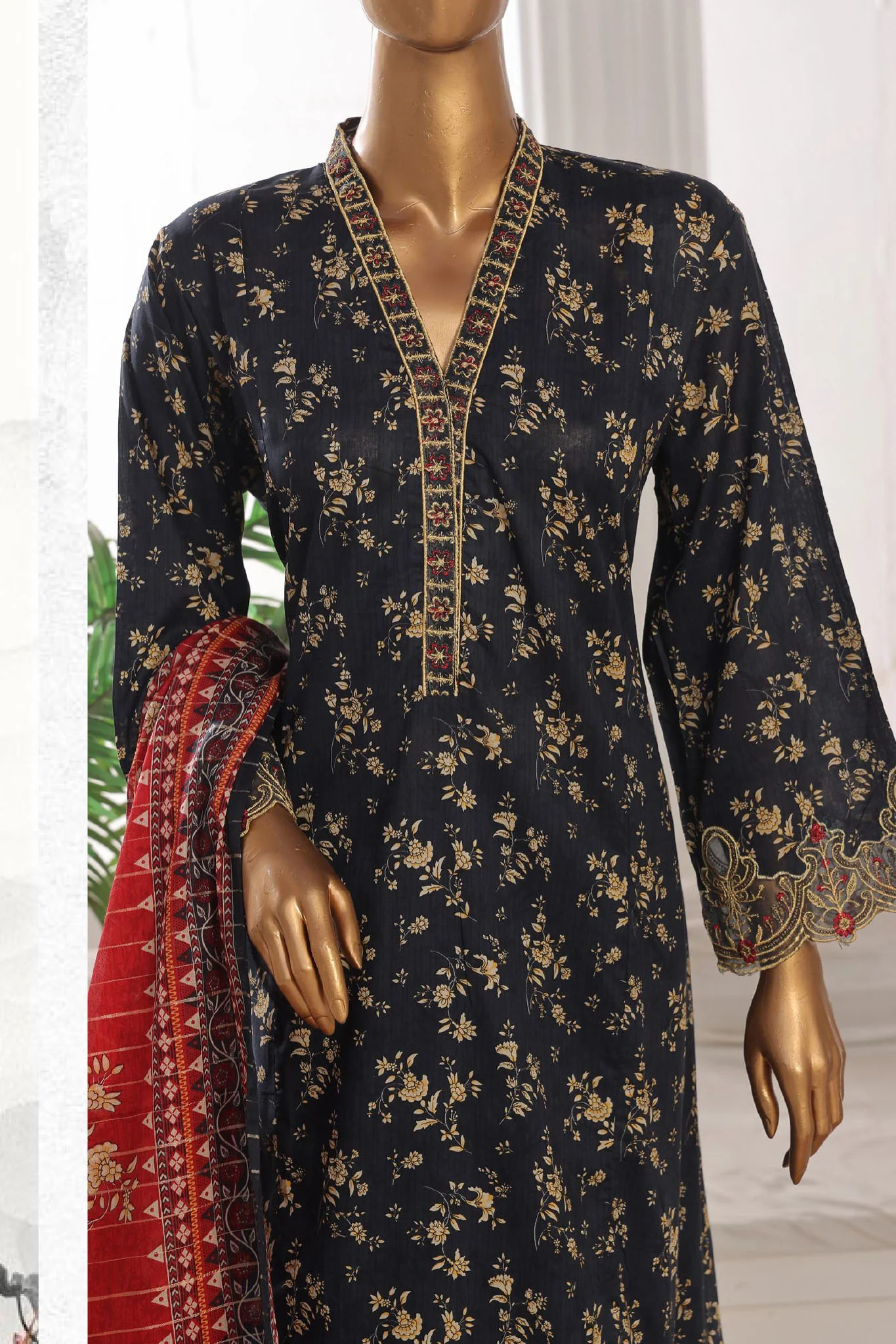 Bin Saeed Stitched 3 Piece Exclusive Lawn Frock Vol-01 Collection-SM-1470-Black - Image 2