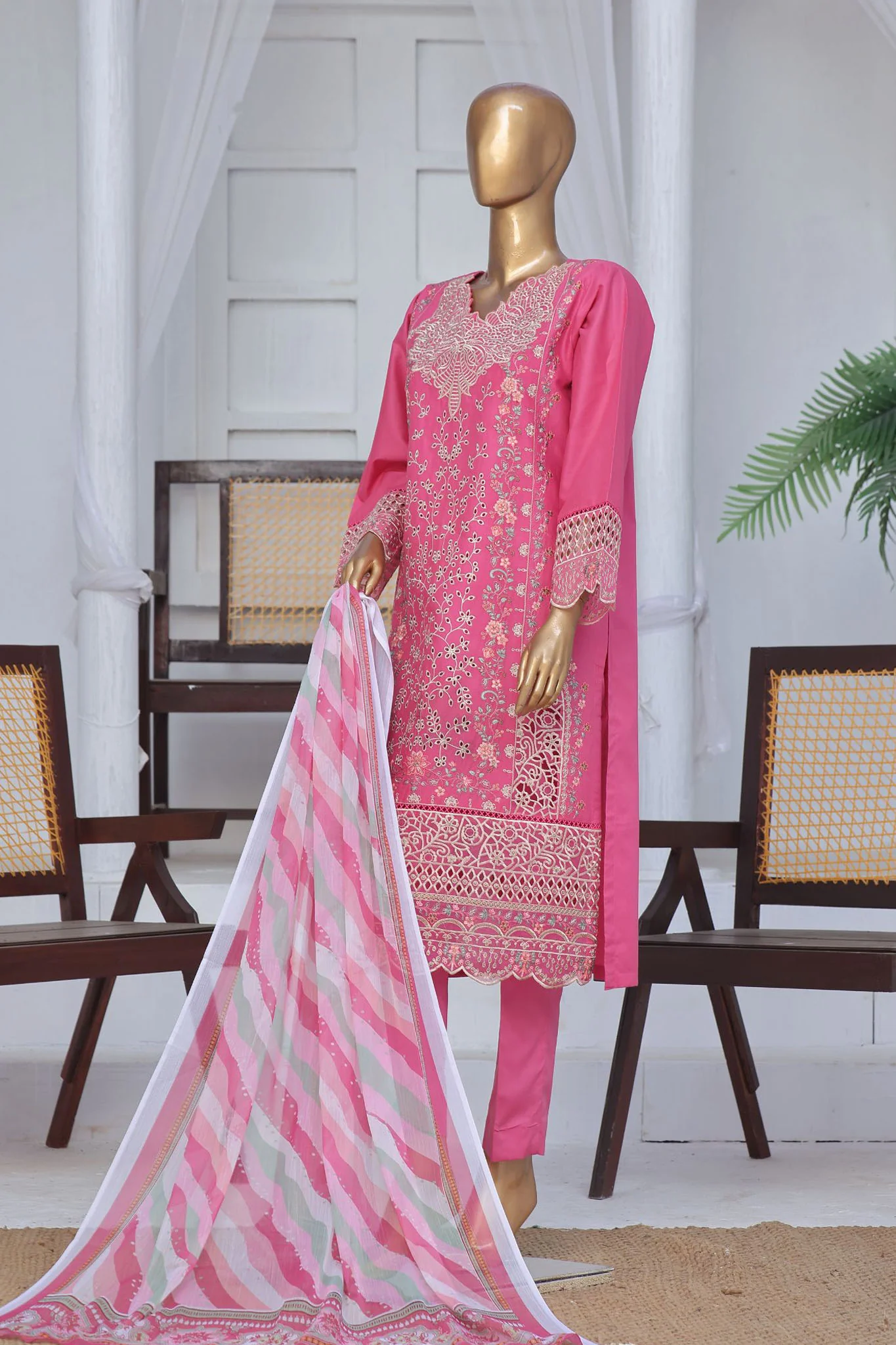Bin Saeed Stitched 3 Piece Exclusive Luxury Cotton Vol-06 Suit-LF-1270-Magenta - Image 3