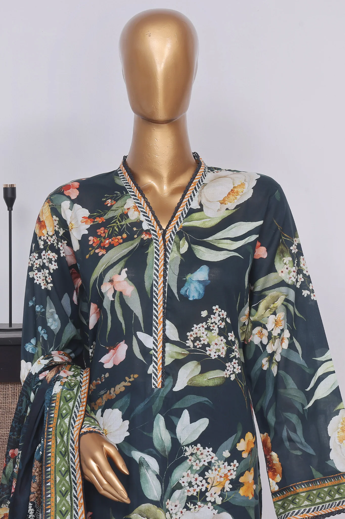 Bin Saeed Stitched 3 Piece Exclusive Printed Lawn Vol-01 Collection-SM-1406-Blue - Image 2