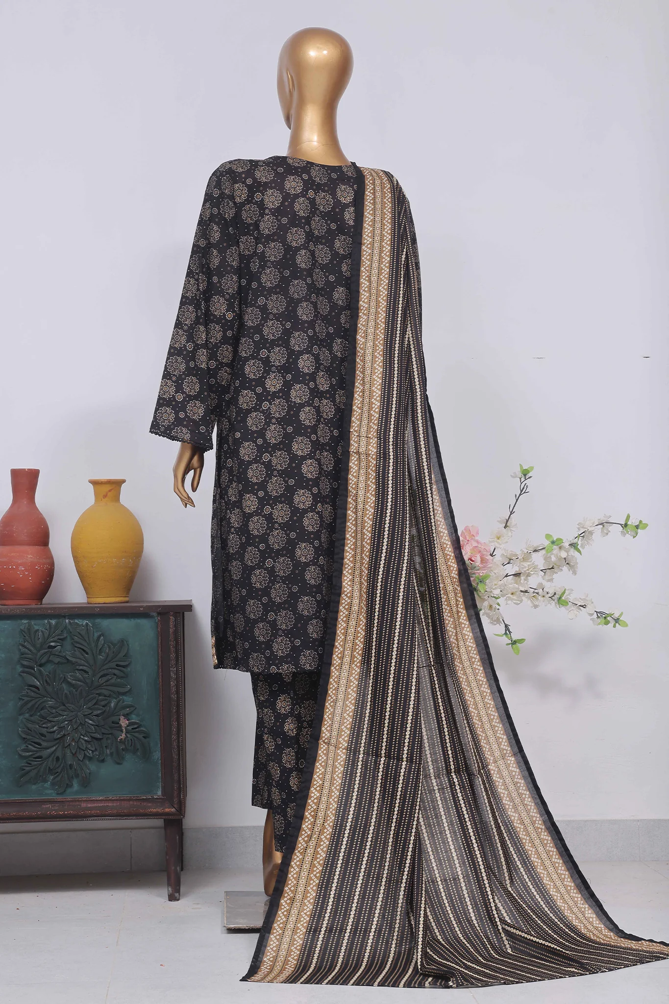 Bin Saeed Stitched 3 Piece Exclusive Printed Lawn Vol-02 Collection-SM-1450-Black - Image 3