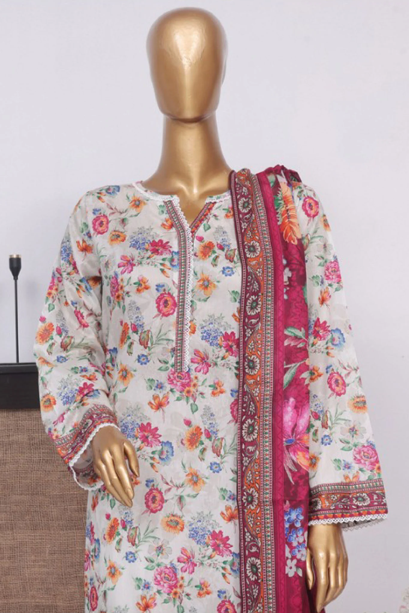 Bin Saeed Stitched 3 Piece Exclusive Printed Lawn Vol-04 Collection-SM-1442-Multi - Image 2