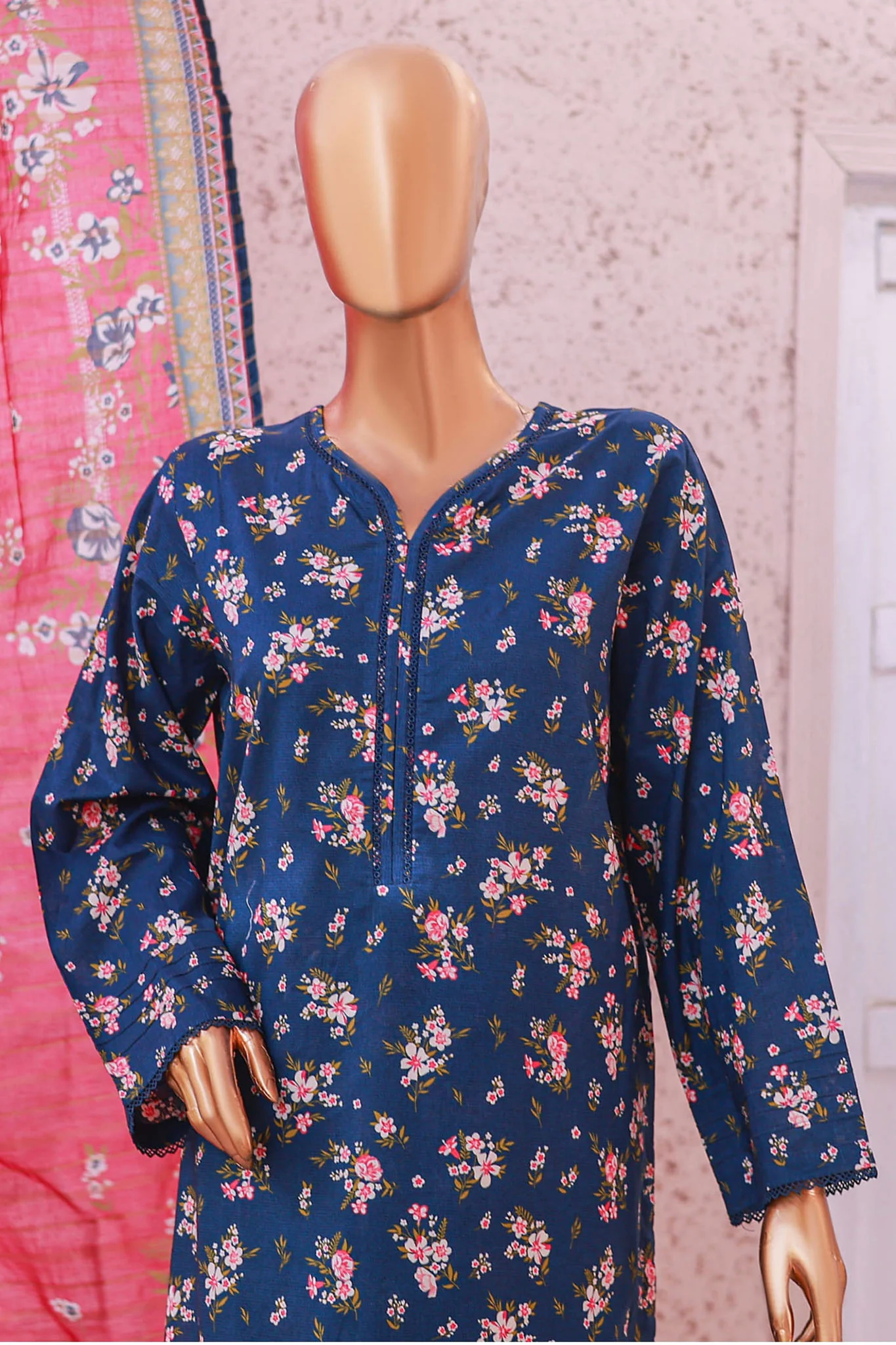 Bin Saeed Stitched 3 Piece Exclusive Printed Lawn Vol-05 Suit-SM-1928-Blue - Image 2
