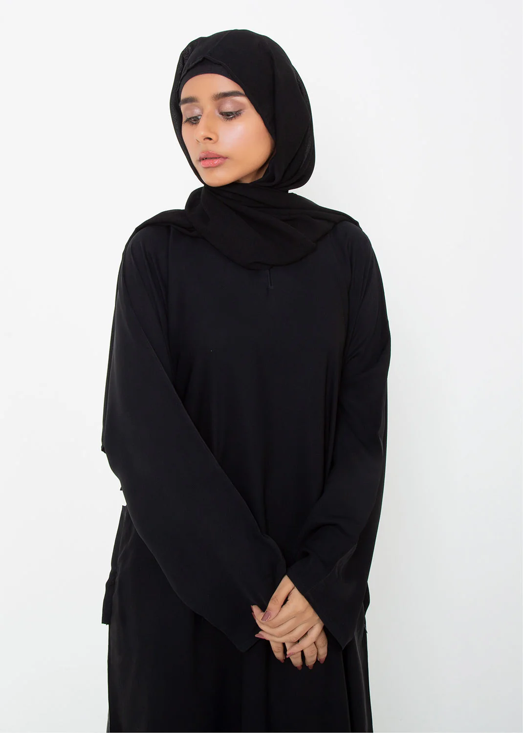Abaya.Pk Black Basic Front-Closed Abaya - Image 2