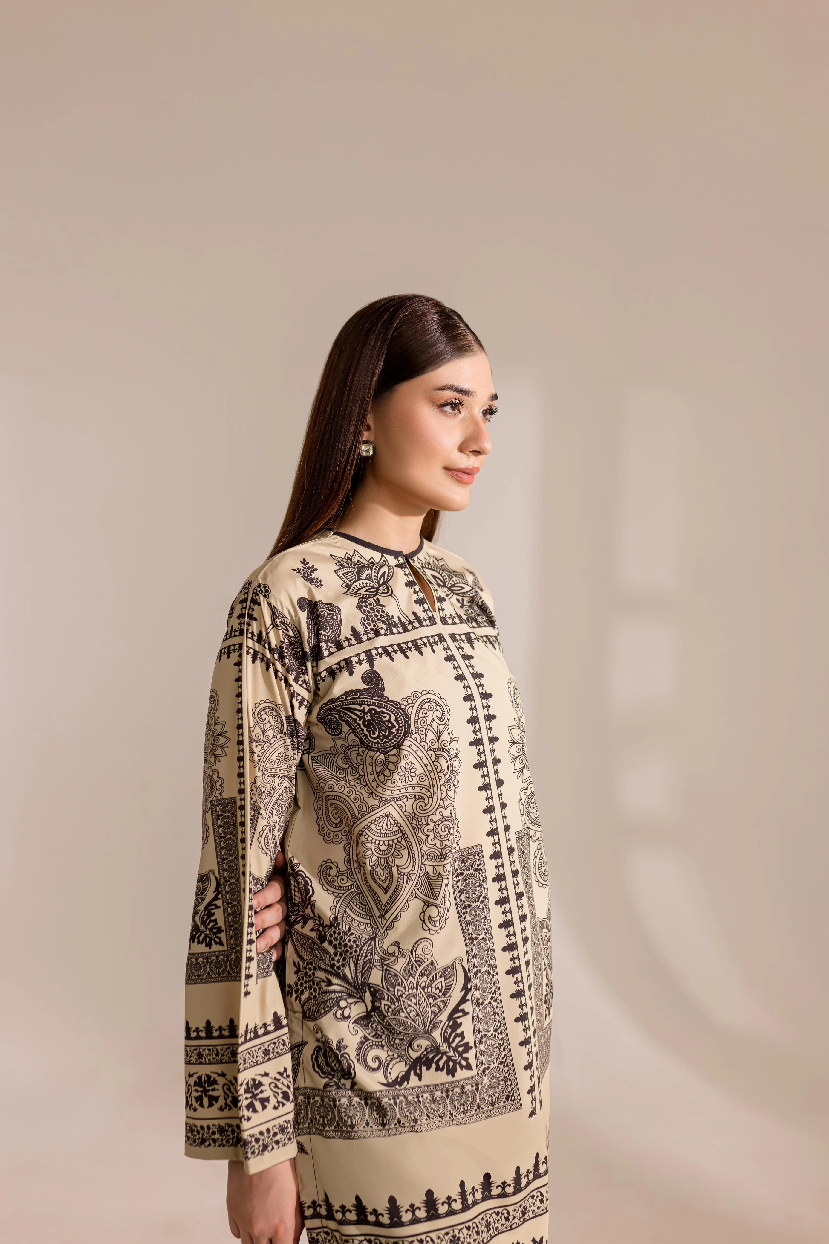 Zaib E Hoor Nurah Co-Ords Suit - Image 3