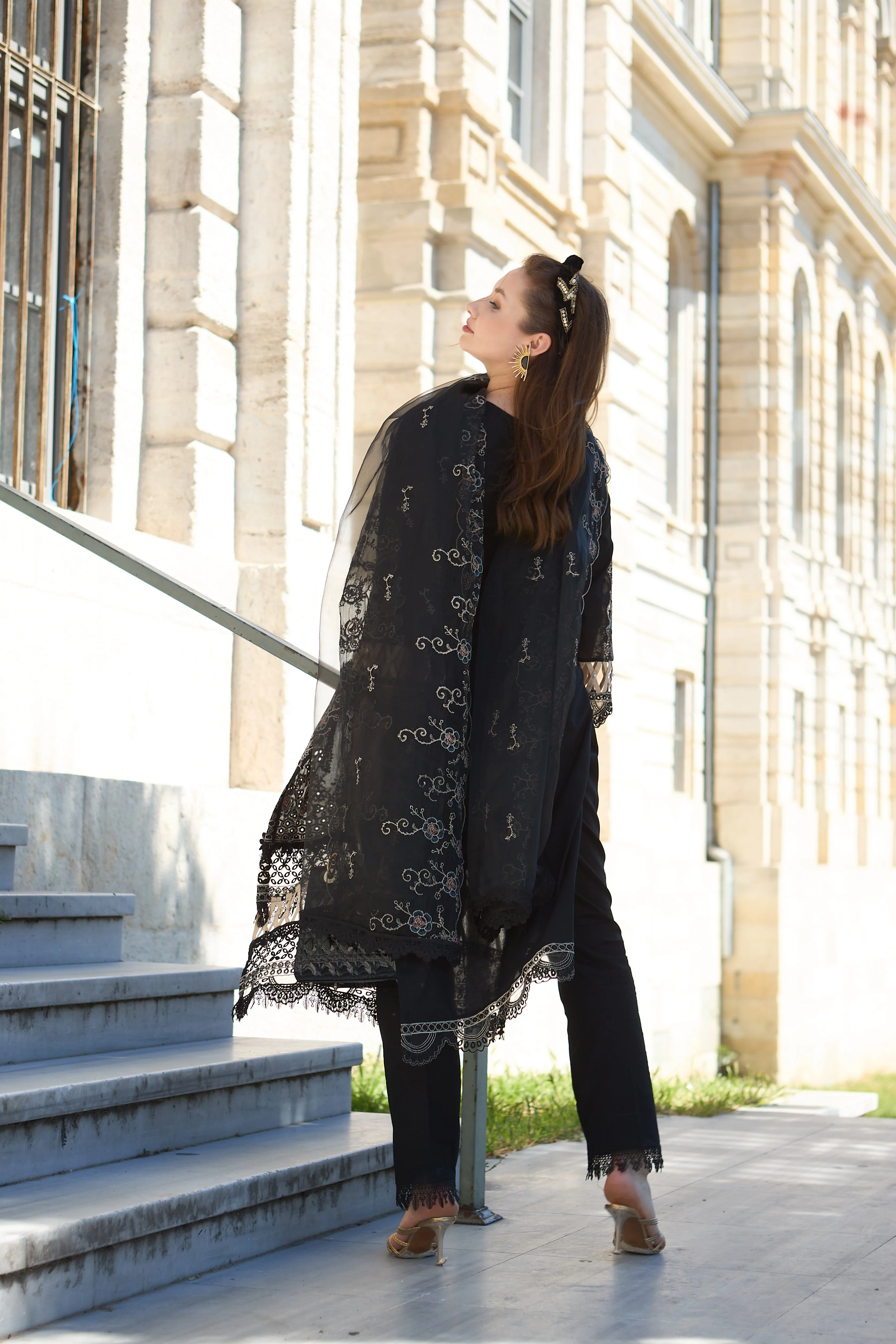 Huma Gul Unstitched 3 Piece Luxury Emb Lawn Suit-Cala HG-06 - Image 4