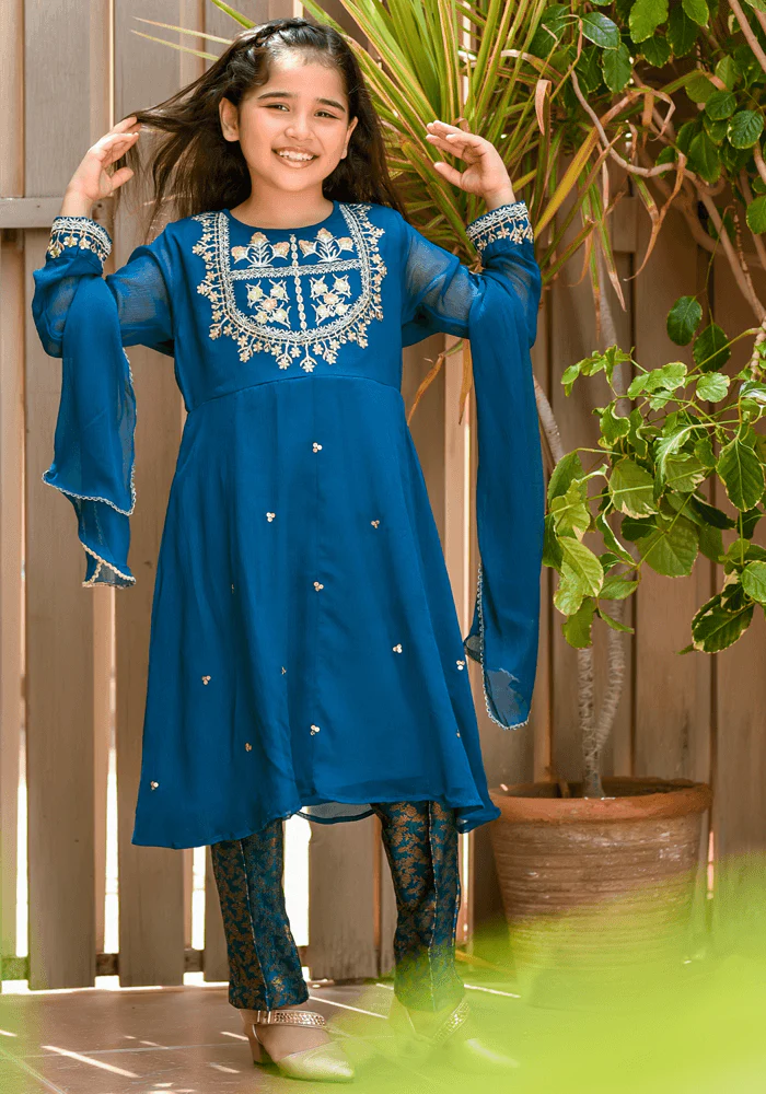 Ochre Clothing Chiffon Embroidered 3 Pc Suit - Image 3