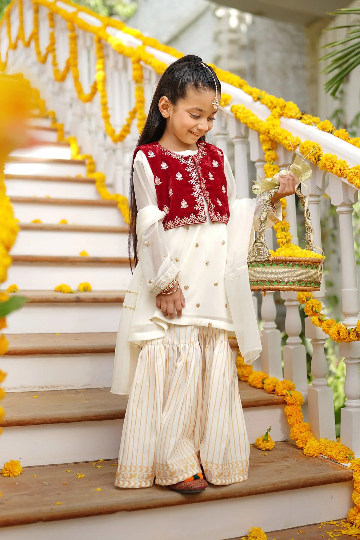 Ochre Clothing Chiffon & Velvet Embroidered 3 Pc Suit - Image 3