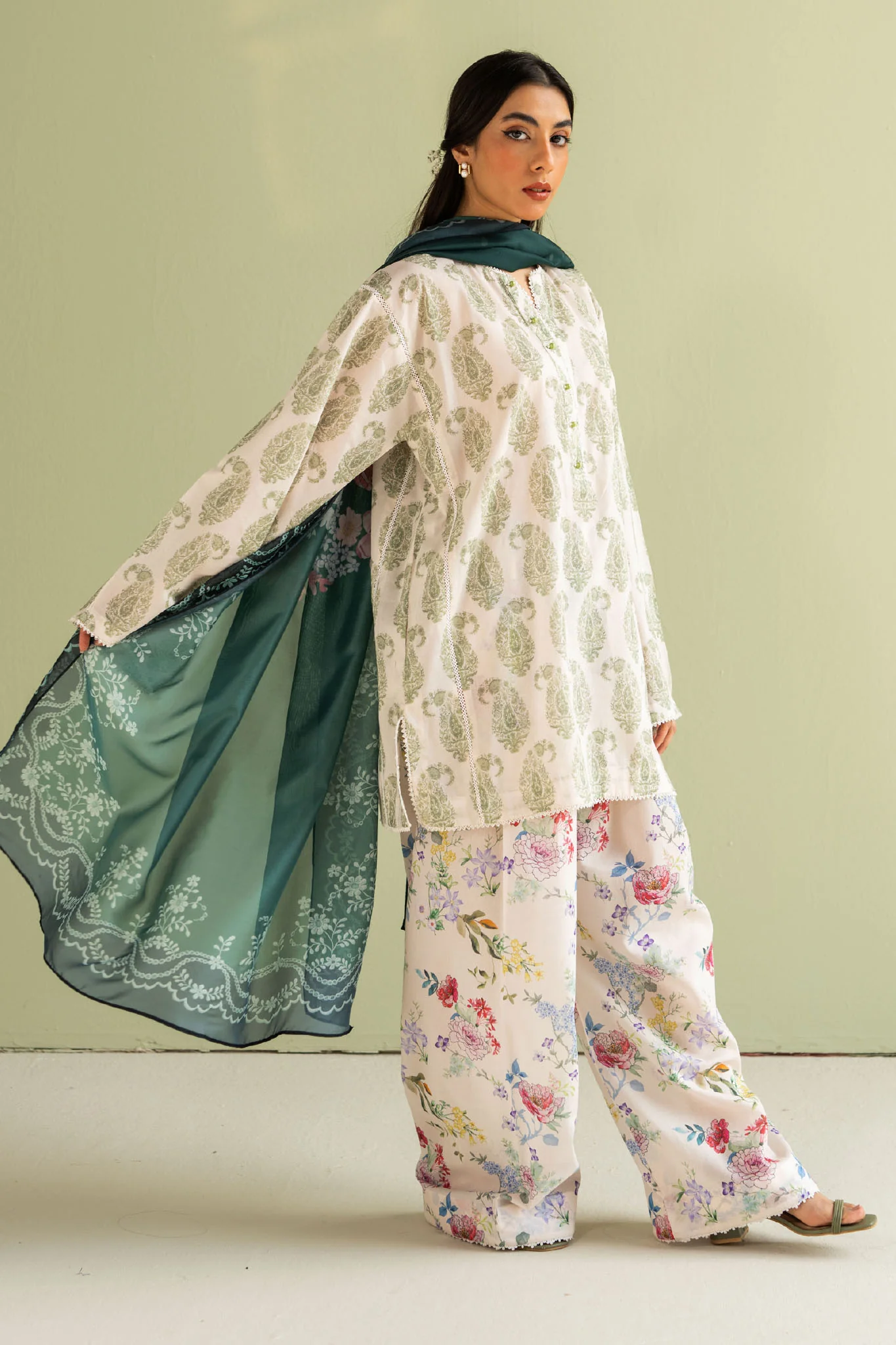 Coco Prints by Zara Shah Jahan Unstitched 3 Piece Lawn Collection-06-B-Paisley - Image 2