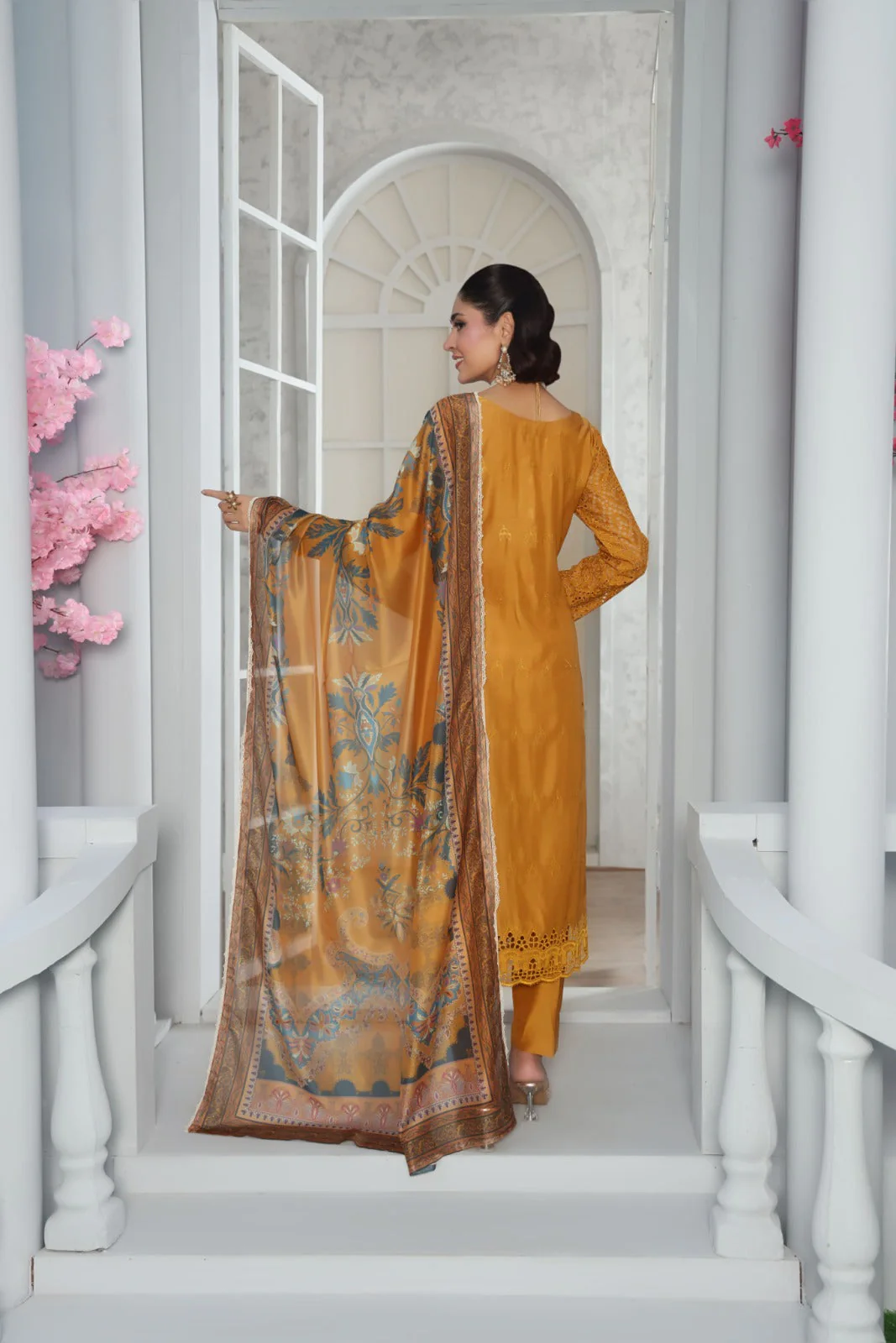 Cira Luxe By Dr Haris Unstitched 3 Piece Winter Collection-CIR-001 - Image 2