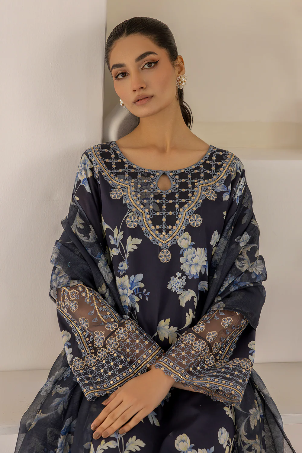 Dastan Edit 1 By Esra Stitched 3 Piece Embroidered lawn Collection-DT-23-13 - Image 2