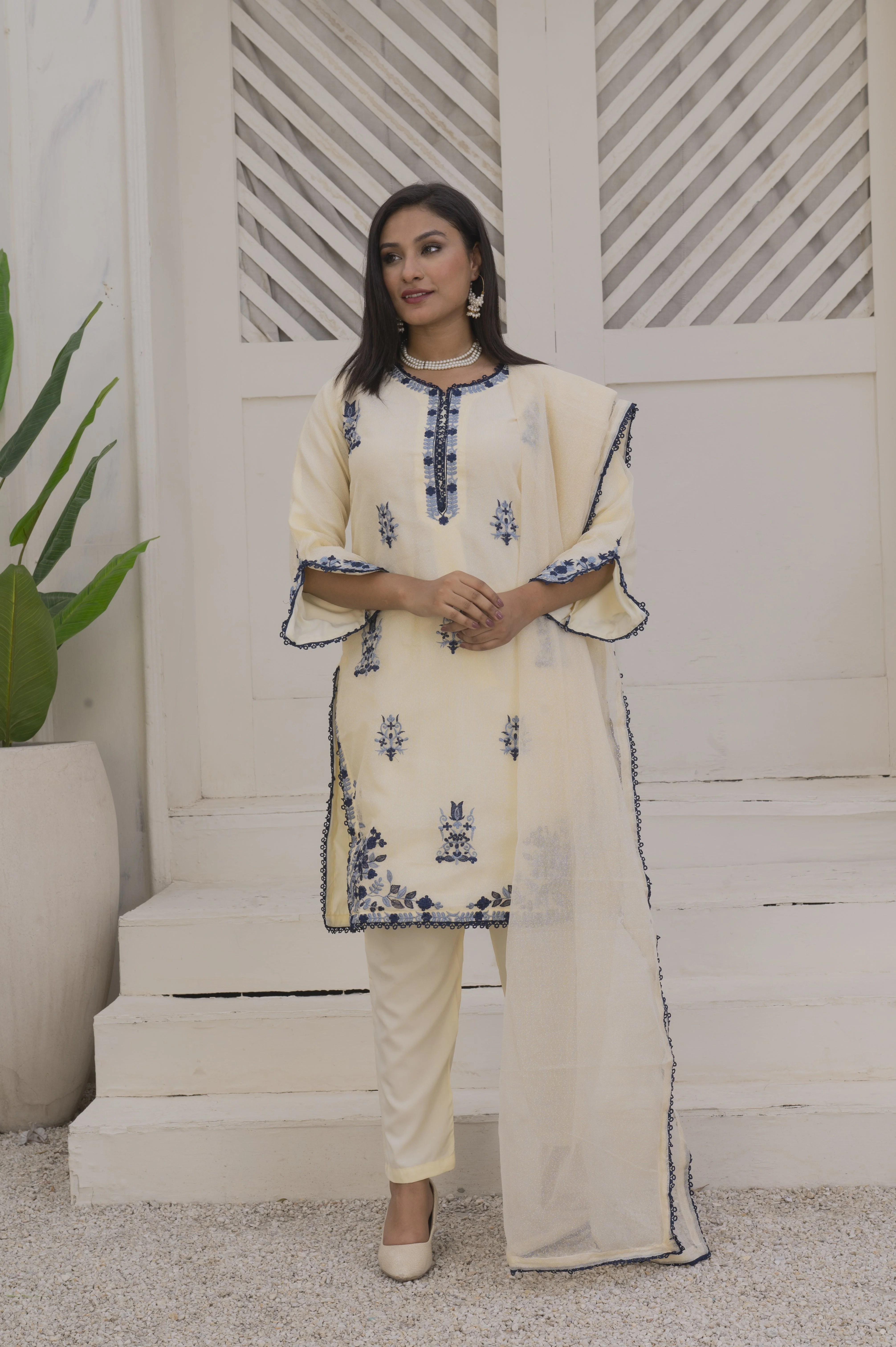 Zaib E Hoor Embroidery Daman Stitched 3-pc Suit - Image 9