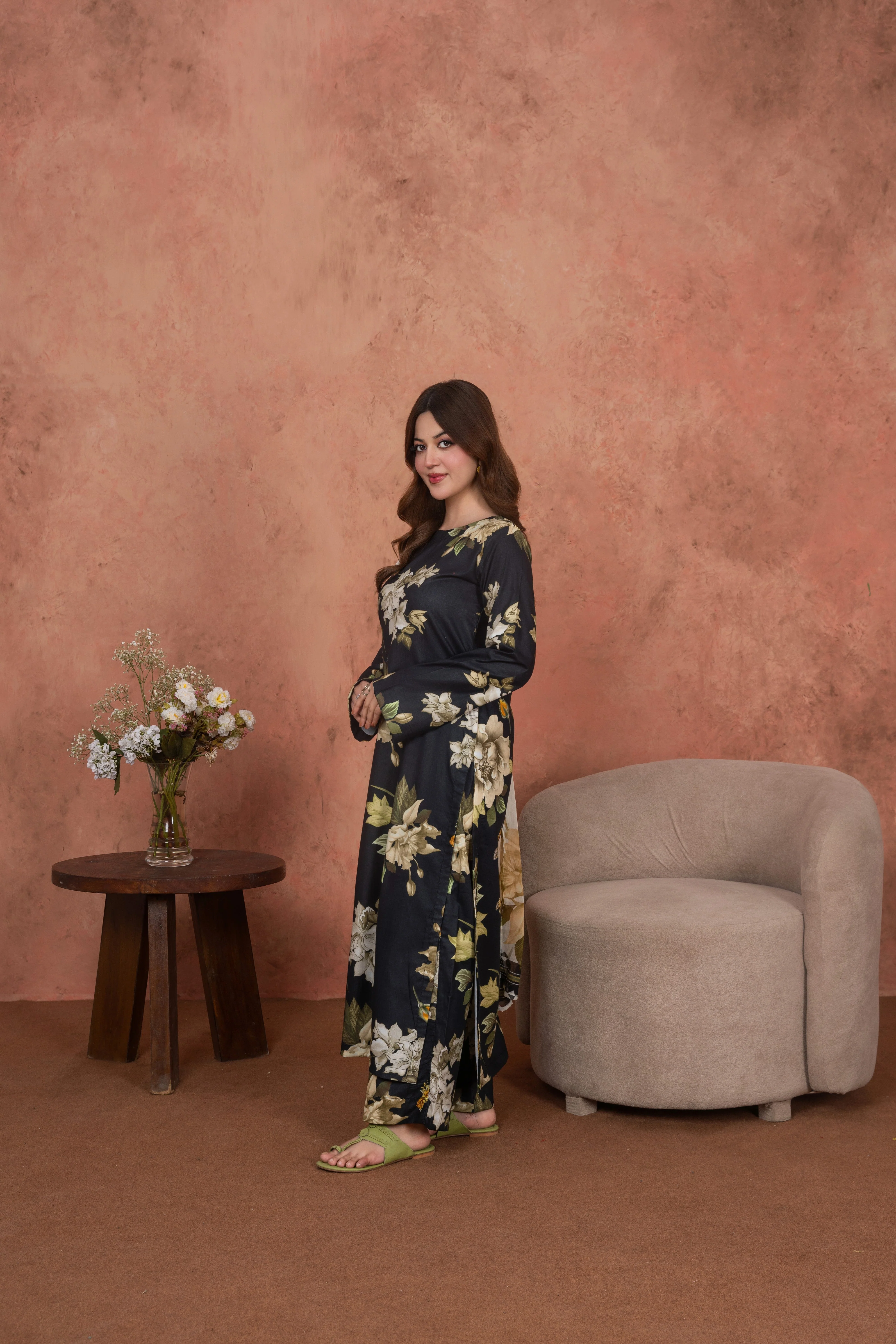 Feathers Unstitched 3 Piece Digital Printed Lawn Summer Suit-Noir Magnolia Luxe-FT718 - Image 2