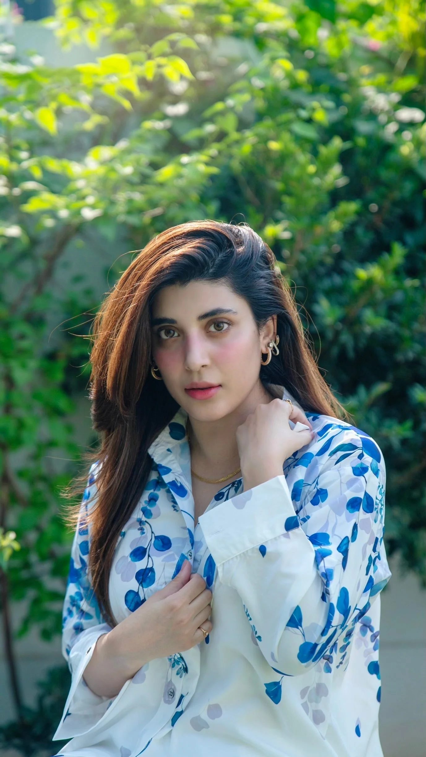 Zaib E Hoor Feroza Blossom 2Pc Stitched Suit - Image 3