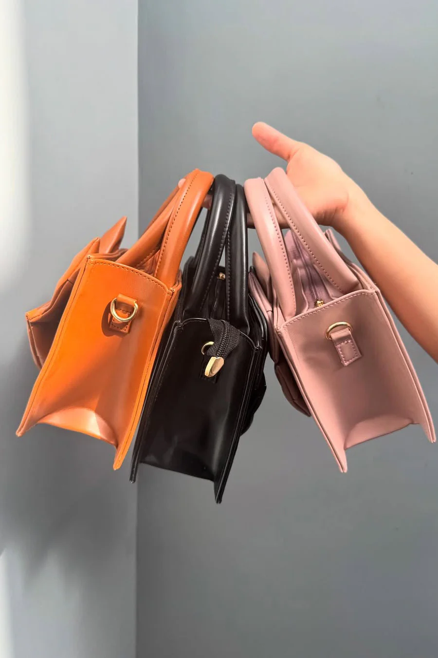 Fineur HandBag Gloss Bow Soft Pink - Image 2