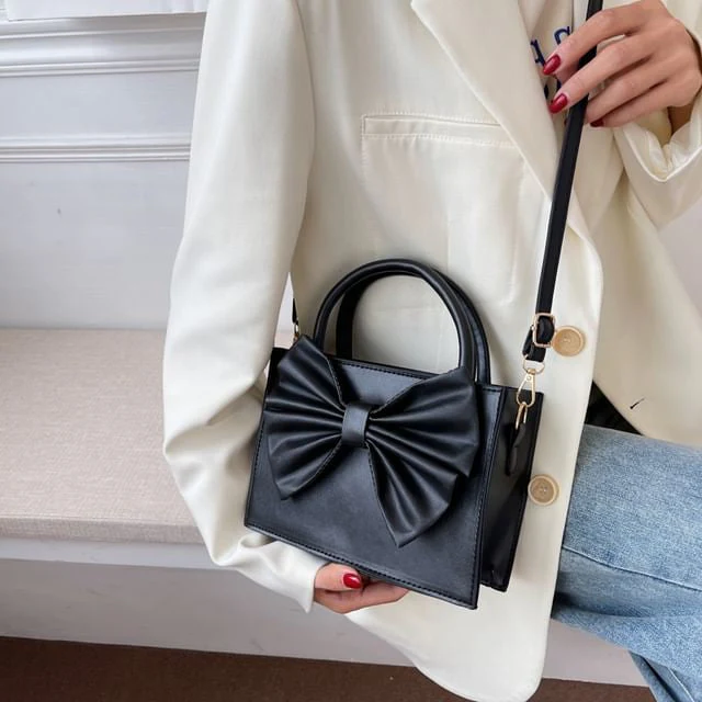 Fineur HandBag Gloss Bow Black - Image 3