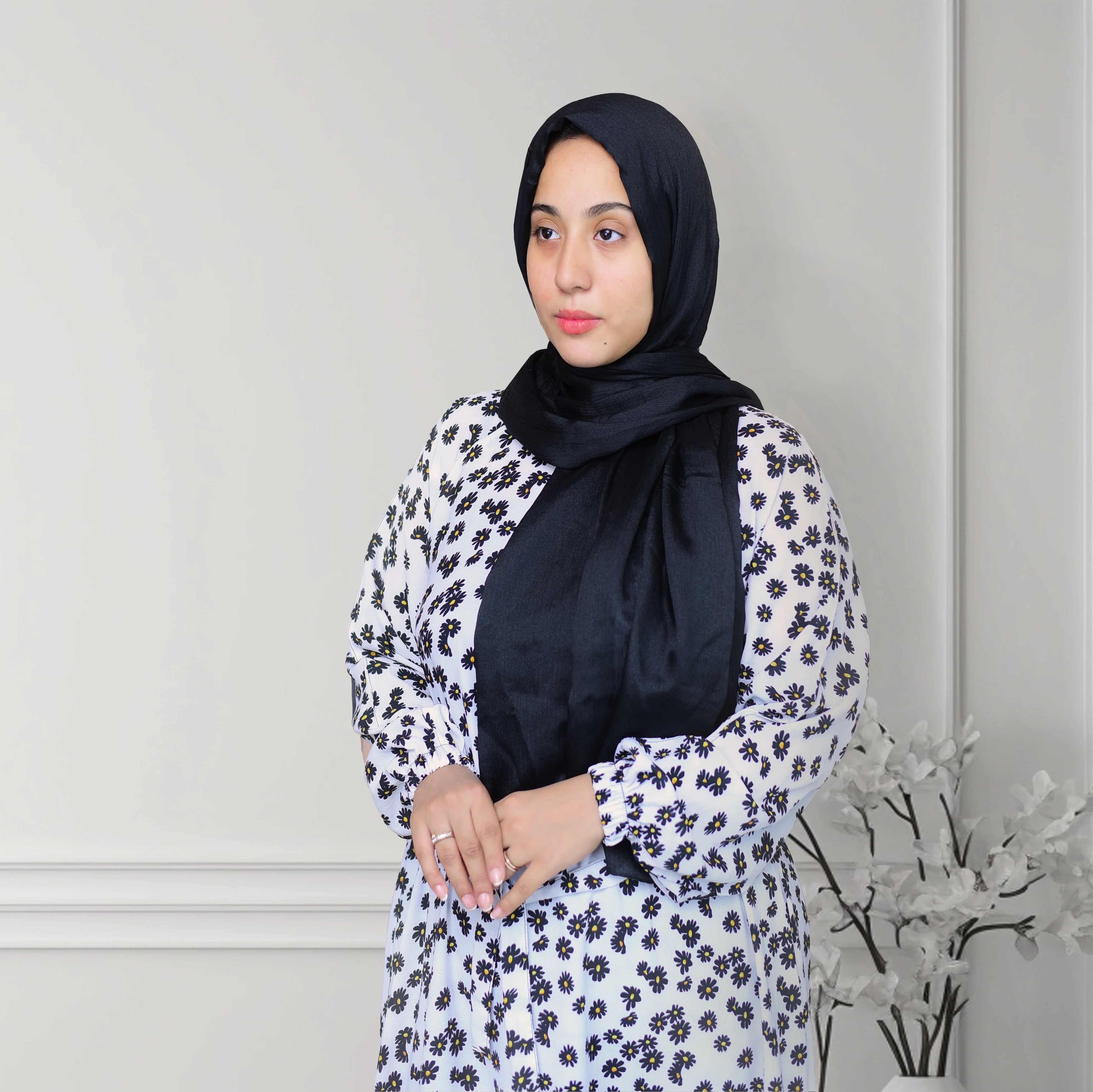 Bustangi Floral Abaya - Image 2