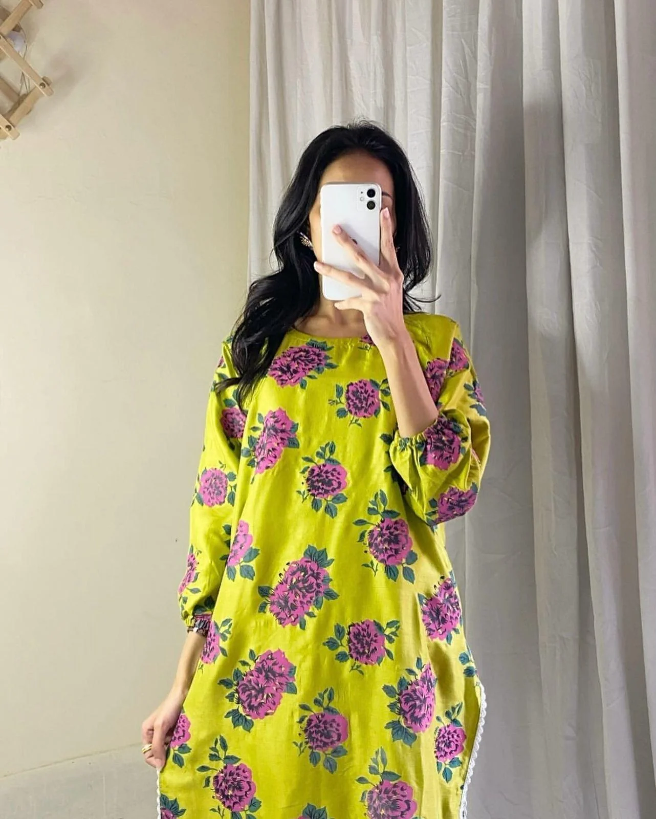 Zaib E Hoor Flower Print 2Pcs Stitched - Image 3
