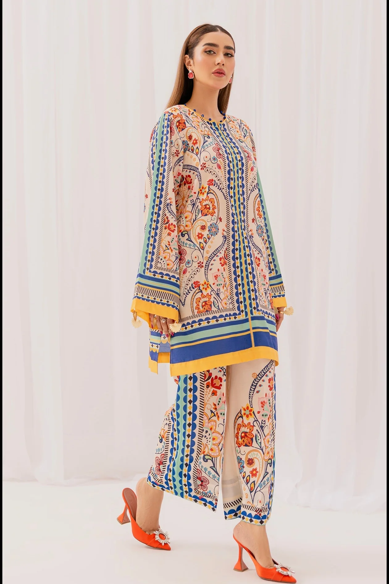 Yaaqot Stitched 2 Piece Lawn Collection-Hala Dgn # 10 - Image 2