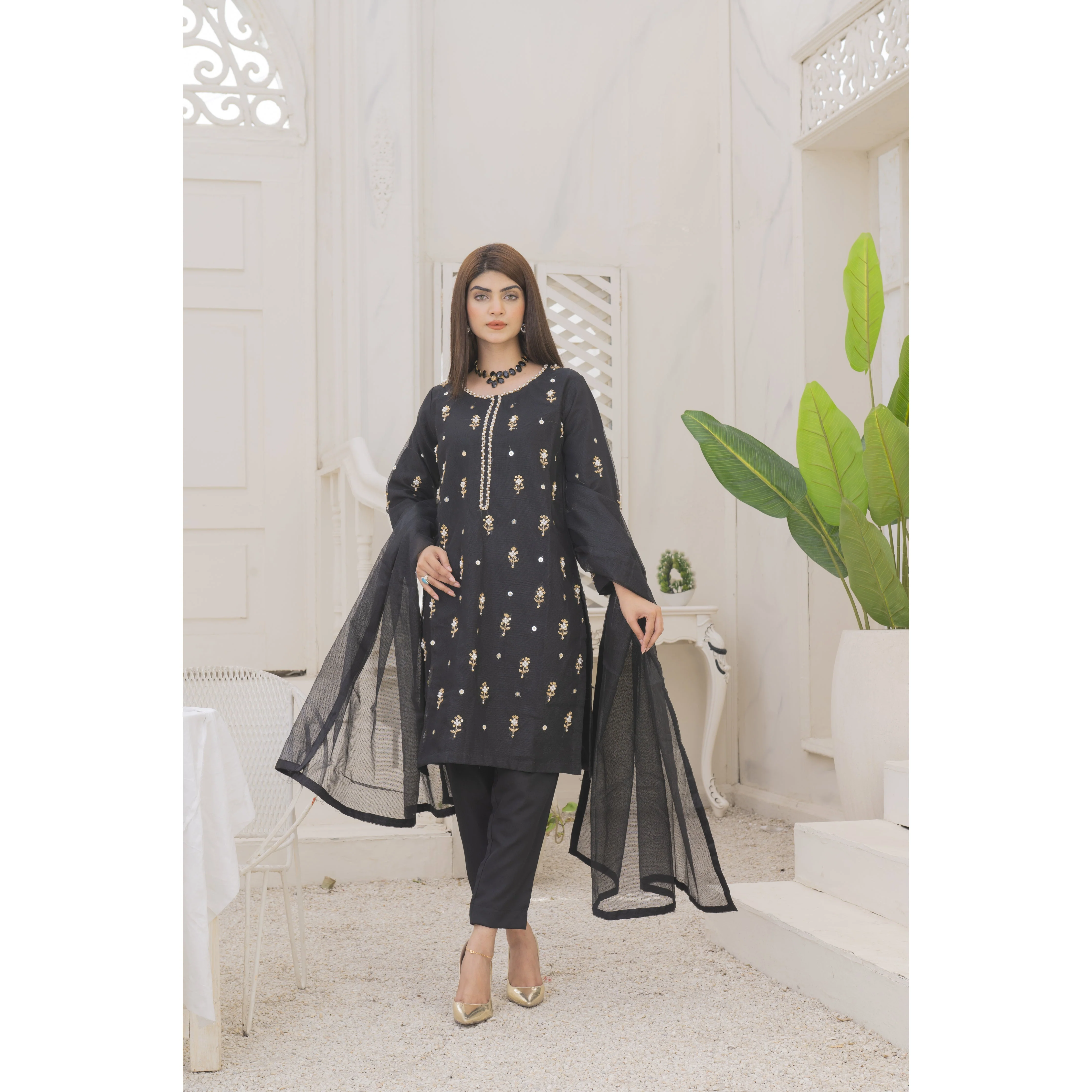 Zaib E Hoor Handmade Neckline Stitched 3-pc Suit - Image 3