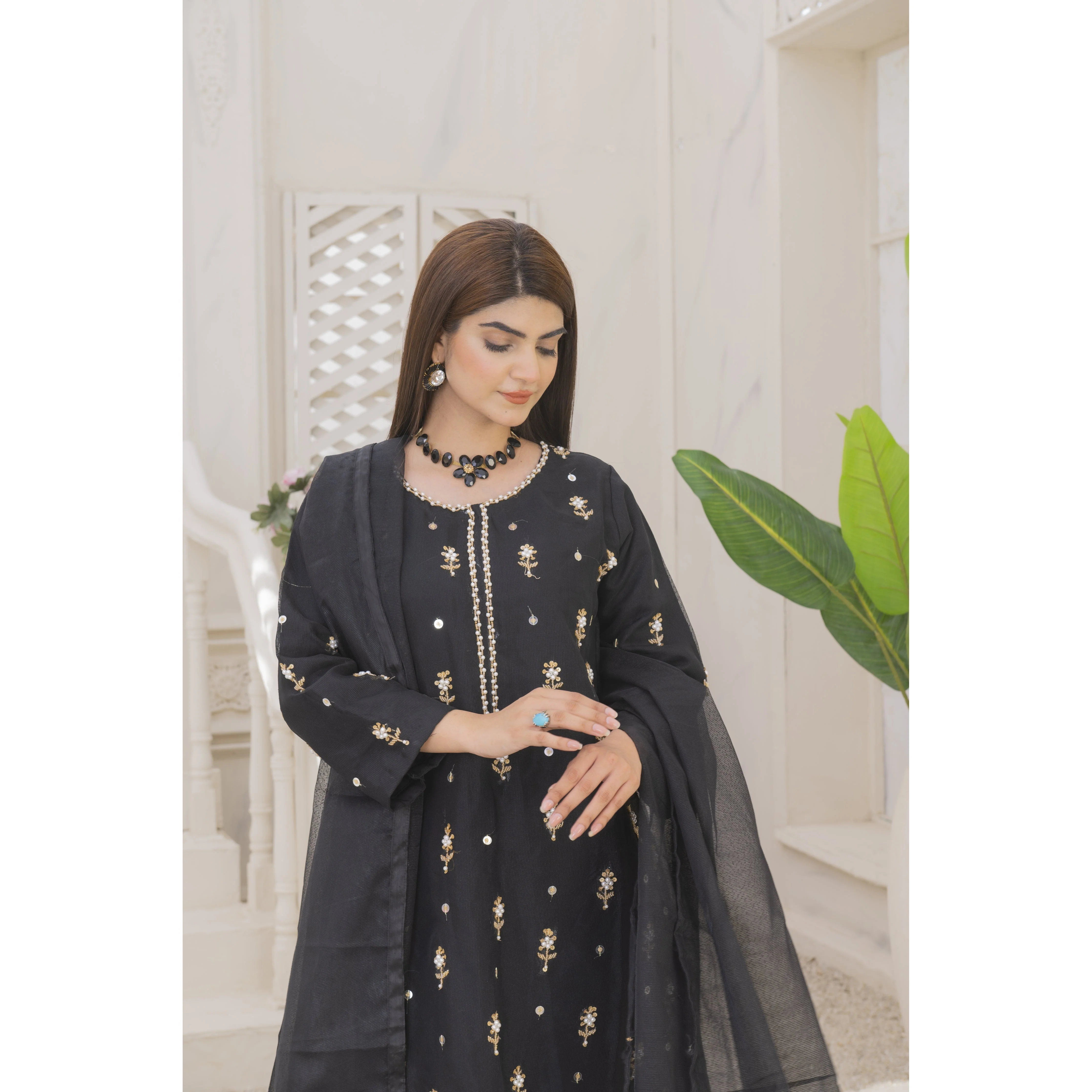 Zaib E Hoor Handmade Neckline Stitched 3-pc Suit - Image 4