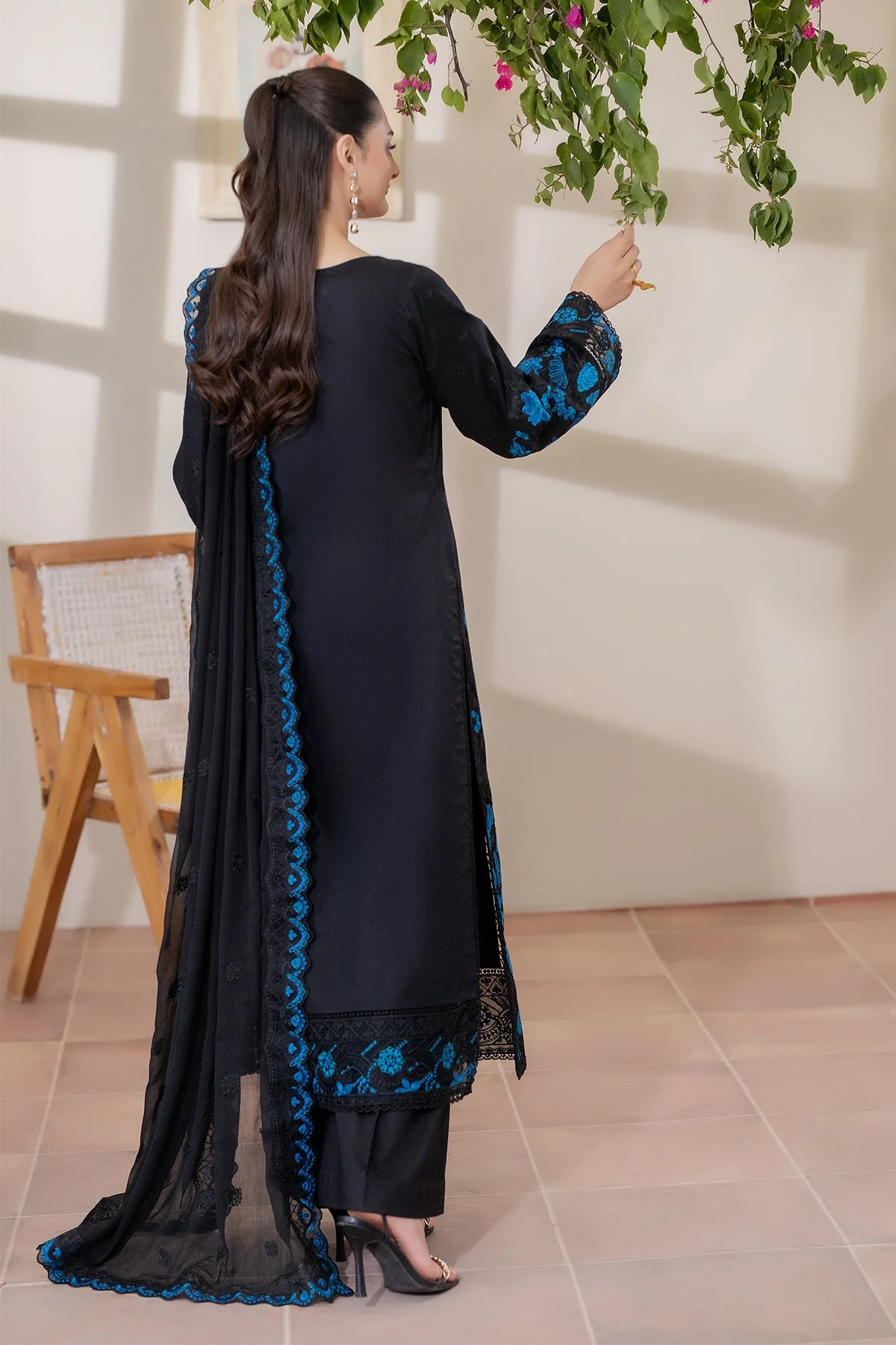 Rohi By Imrozia Serene Stitched 3 Piece Summer Suit-IP-140 Raviyah - Image 3