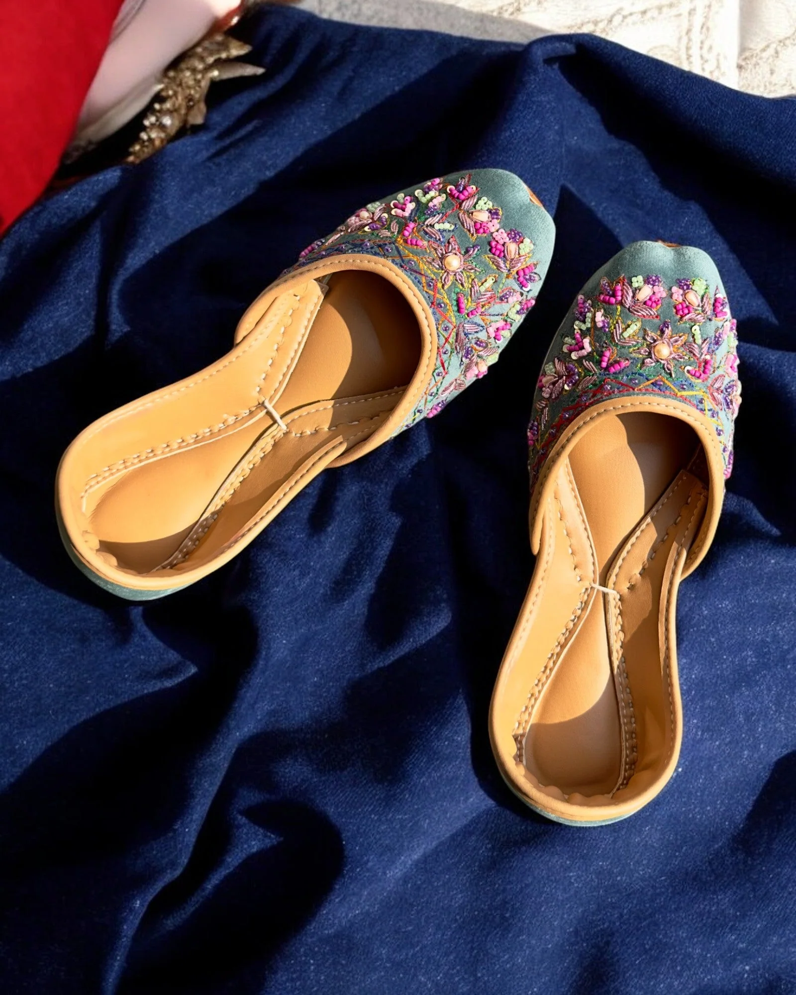 Ujaala Ira - Green Jutti - Image 10