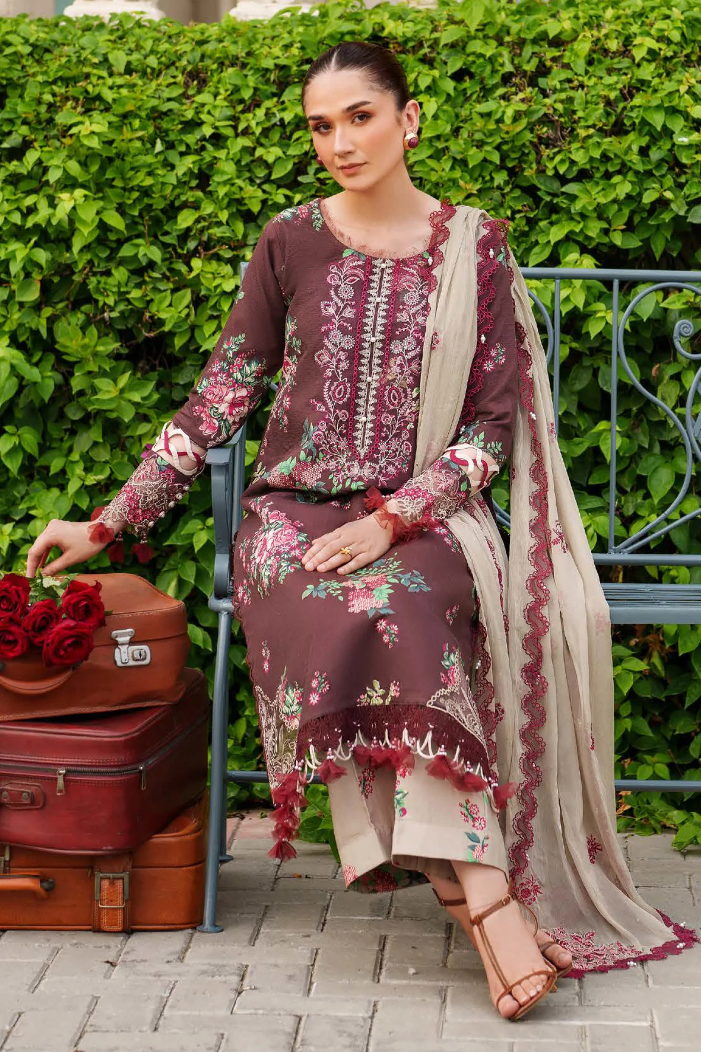 Ivy Bloom by Parishay Unstitched 3 Piece Winter Edit-01 Suit-IW-06 - Image 2