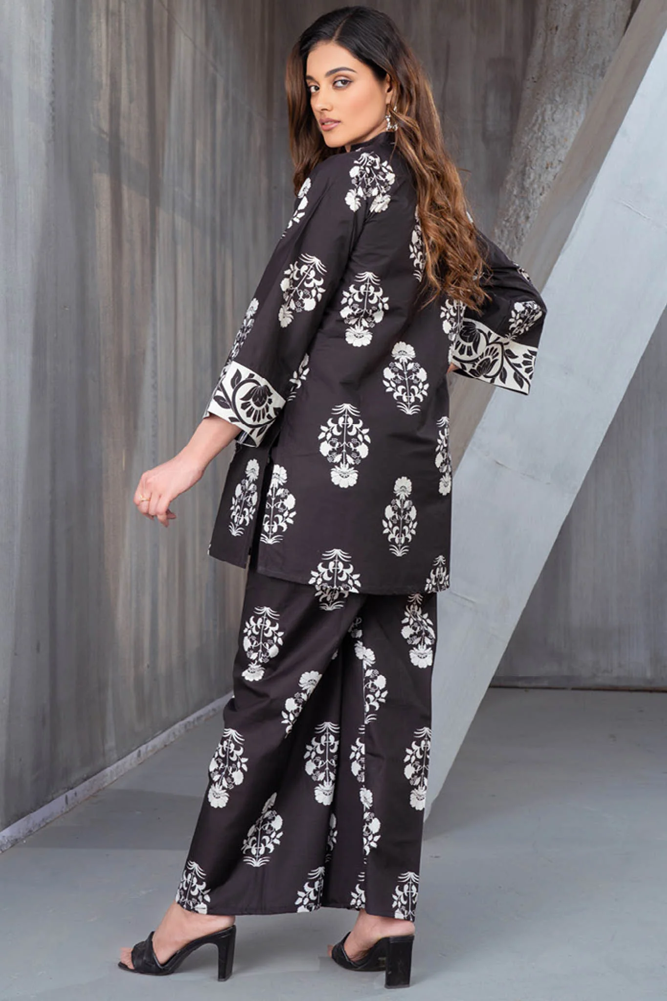 Jogi Pretty Pret By Noorma Kaamal Stitched 2 Piece Printed Twisted Lawn Vol-08 Suit-NK-JP-09 - Image 3
