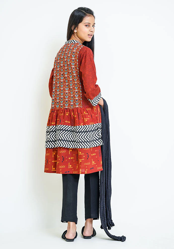 Ochre Clothing Khaddar Printed 3 Pc Suit - Image 3