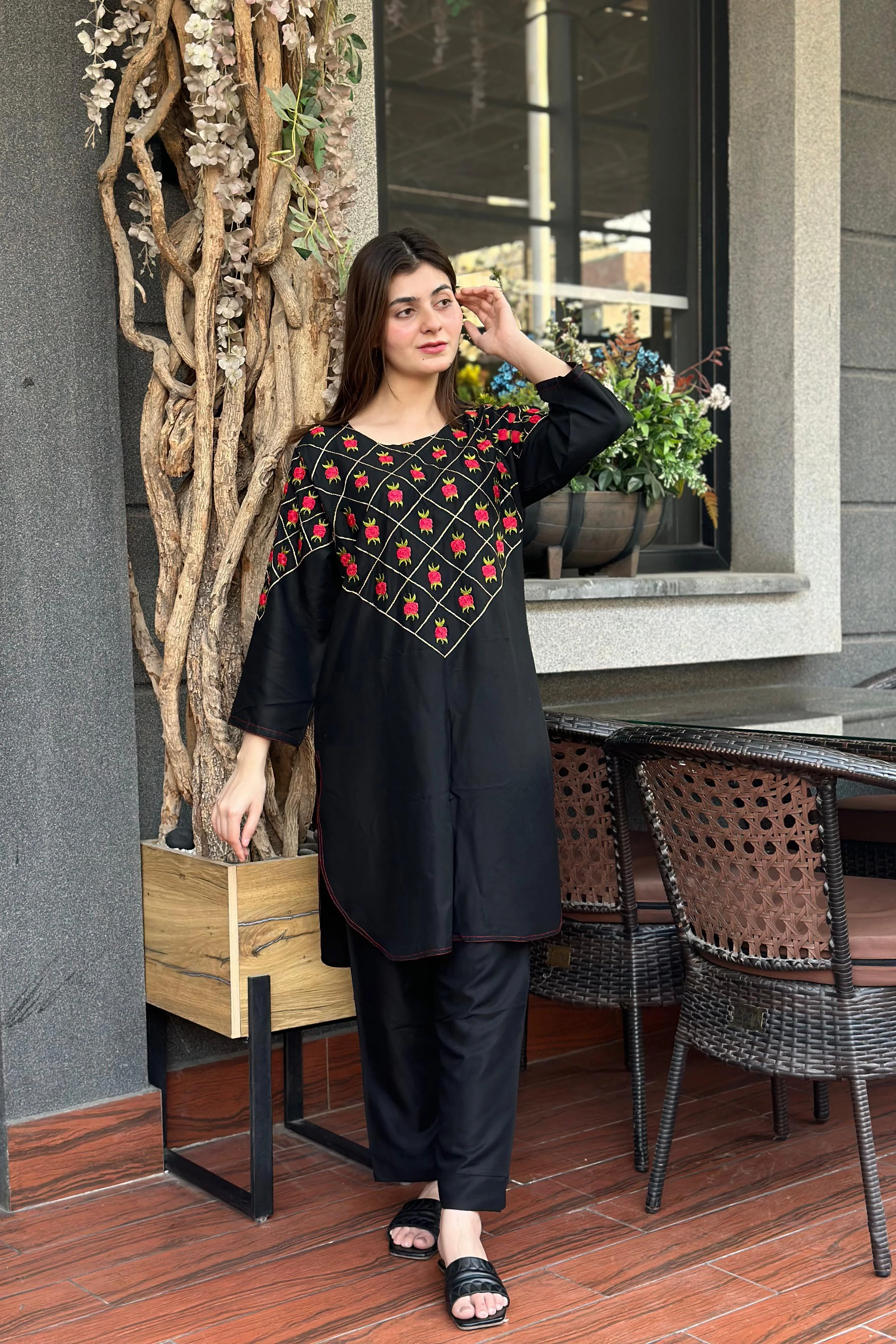 Zaib E Hoor LAIRA Embroidered Article 2Pcs Stitched