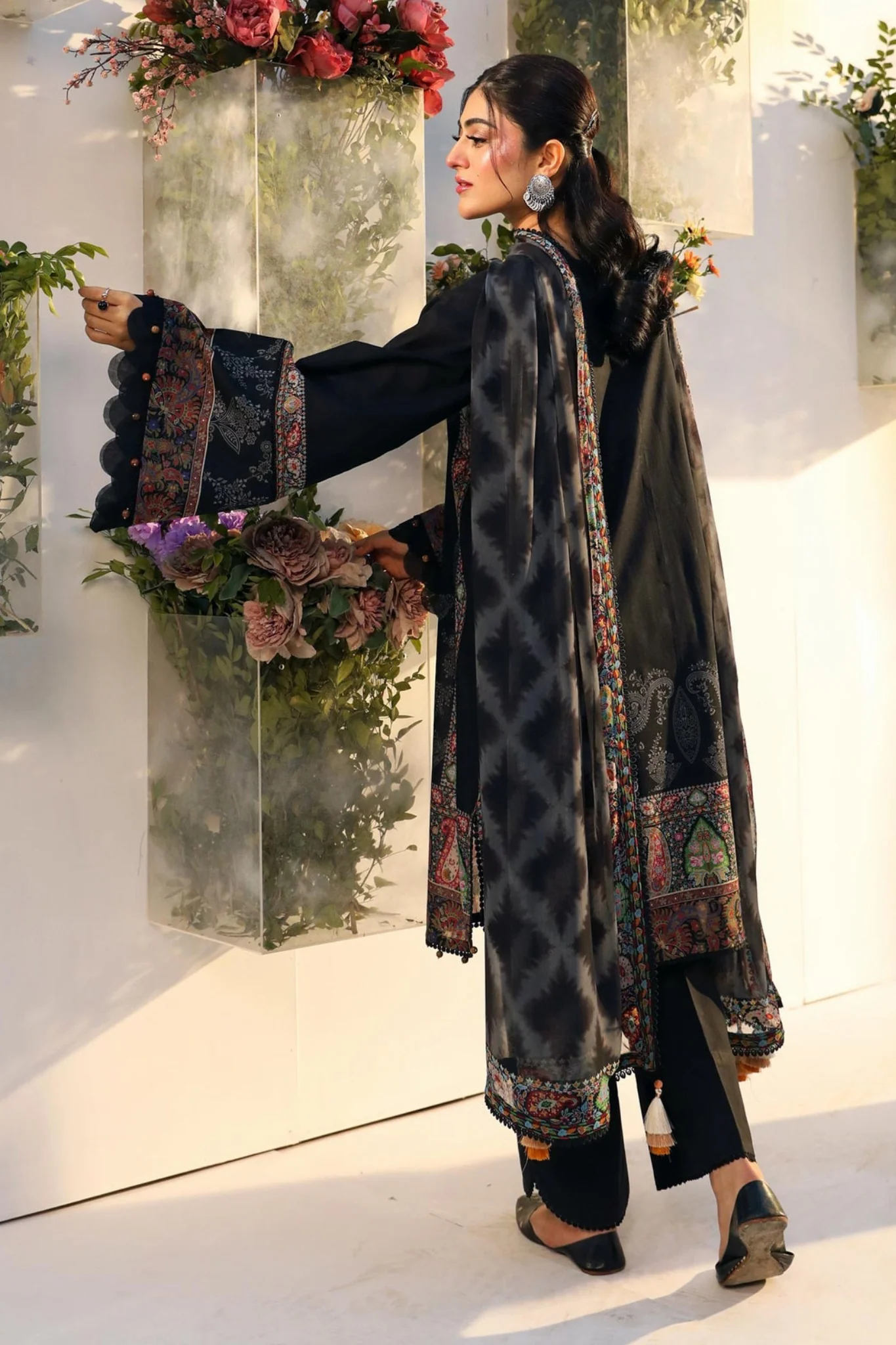 M.Basics By Maria B Unstitched 3 Piece Lawn Vol-01 Collection-03-A - Image 3