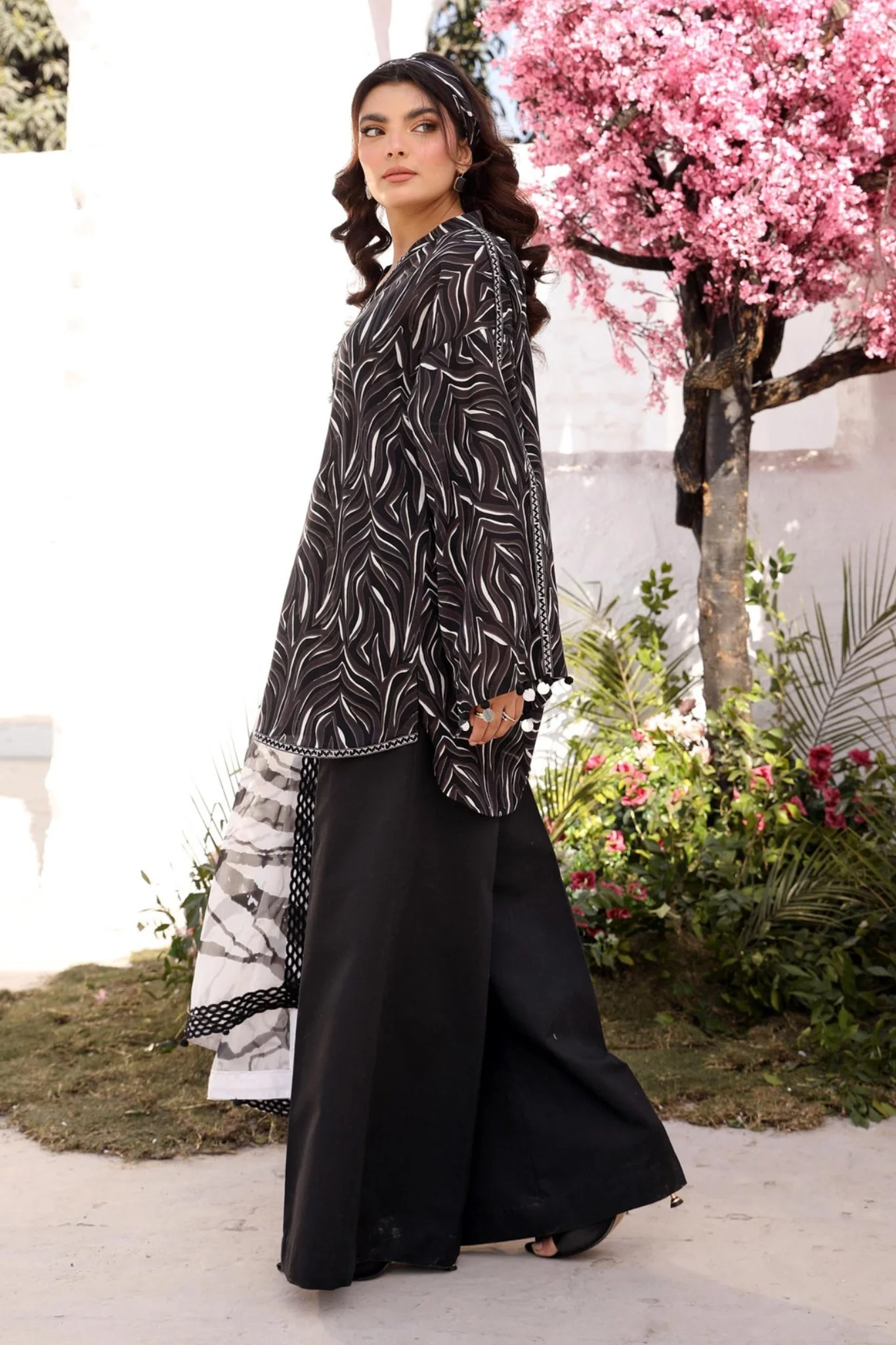 M.Basics By Maria B Unstitched 3 Piece Lawn Vol-01 Collection-04-B - Image 3