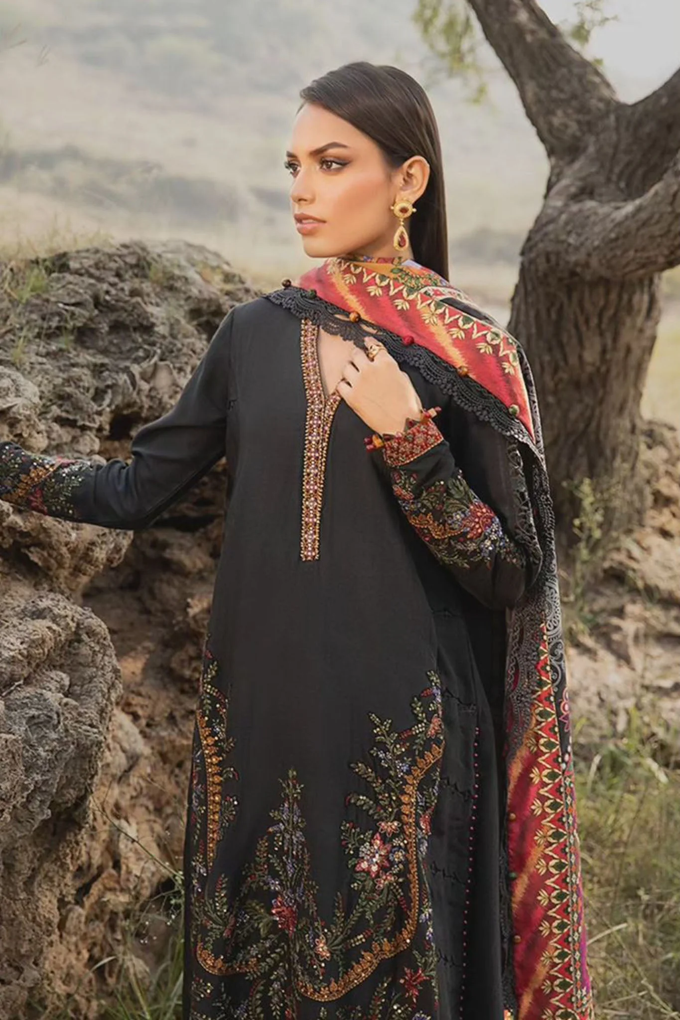 M Prints By Maria B Unstitched 3 Piece Winter Edition Suit-02-B - Image 5