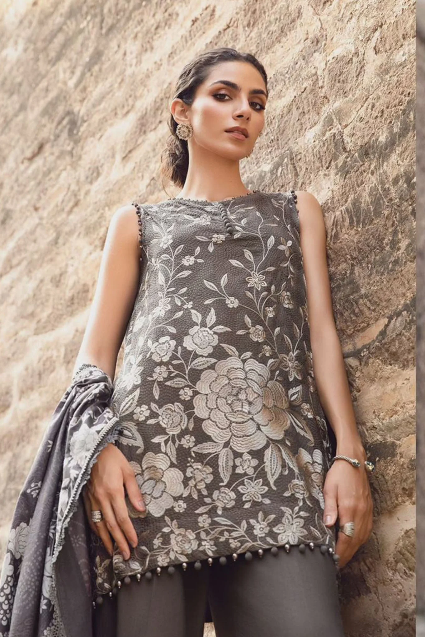 M Prints By Maria B Unstitched 3 Piece Winter Edition Suit-08-B - Image 3