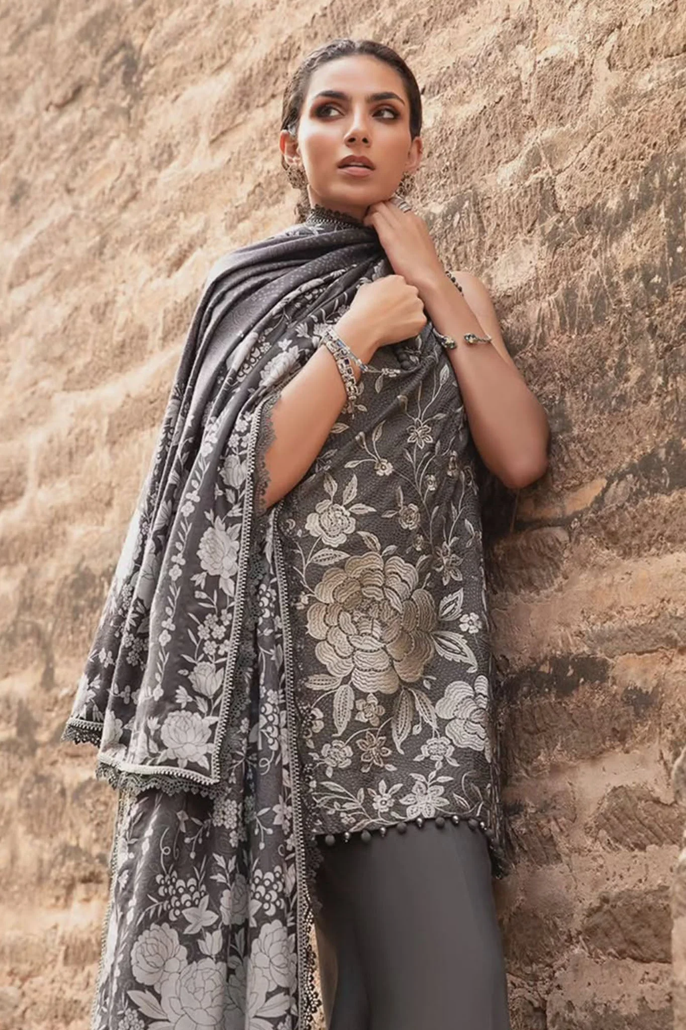 M Prints By Maria B Unstitched 3 Piece Winter Edition Suit-08-B - Image 5
