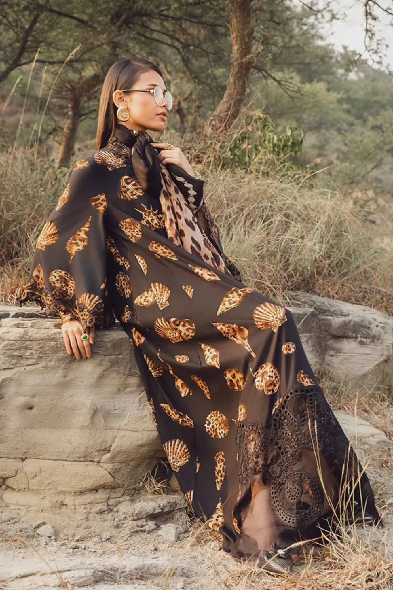 M Prints By Maria B Unstitched 3 Piece Winter Edition Suit-10-B - Image 5