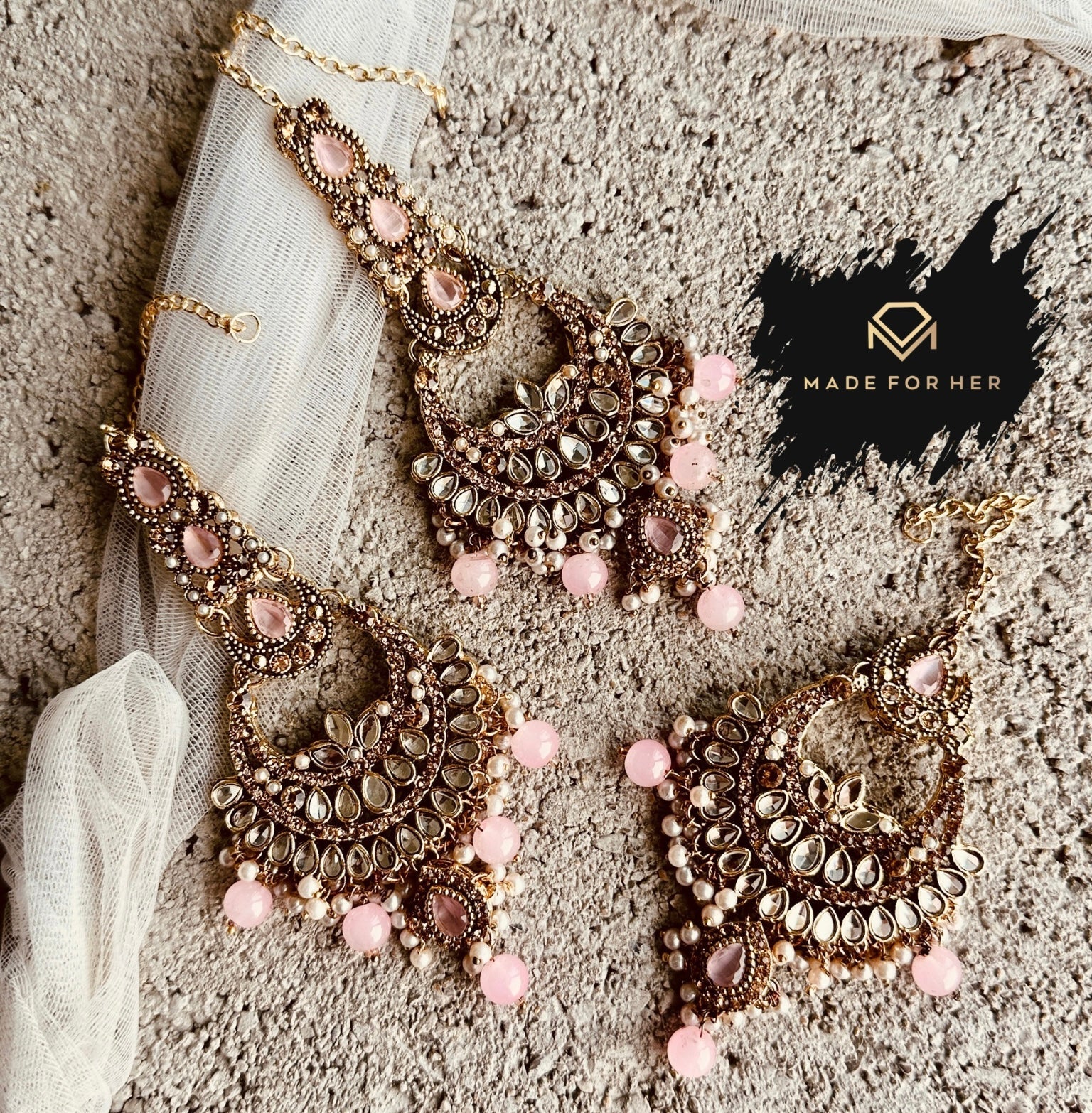 Made For Her-Aura Earrings & Tikka Set - KWA1004 - Image 4